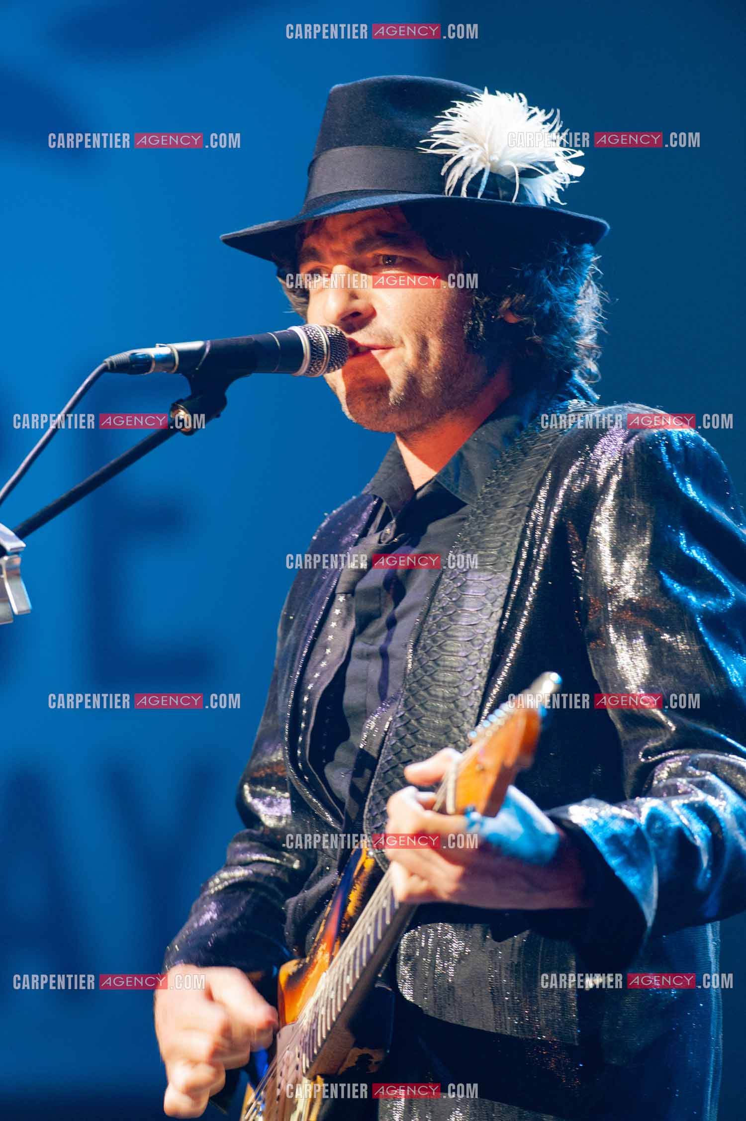 Concert au Zénith de Paris donné pour la journée internationale de la paix. Le chanteur Matthieu Chedid, dit “ M “.  ( Exclusif )