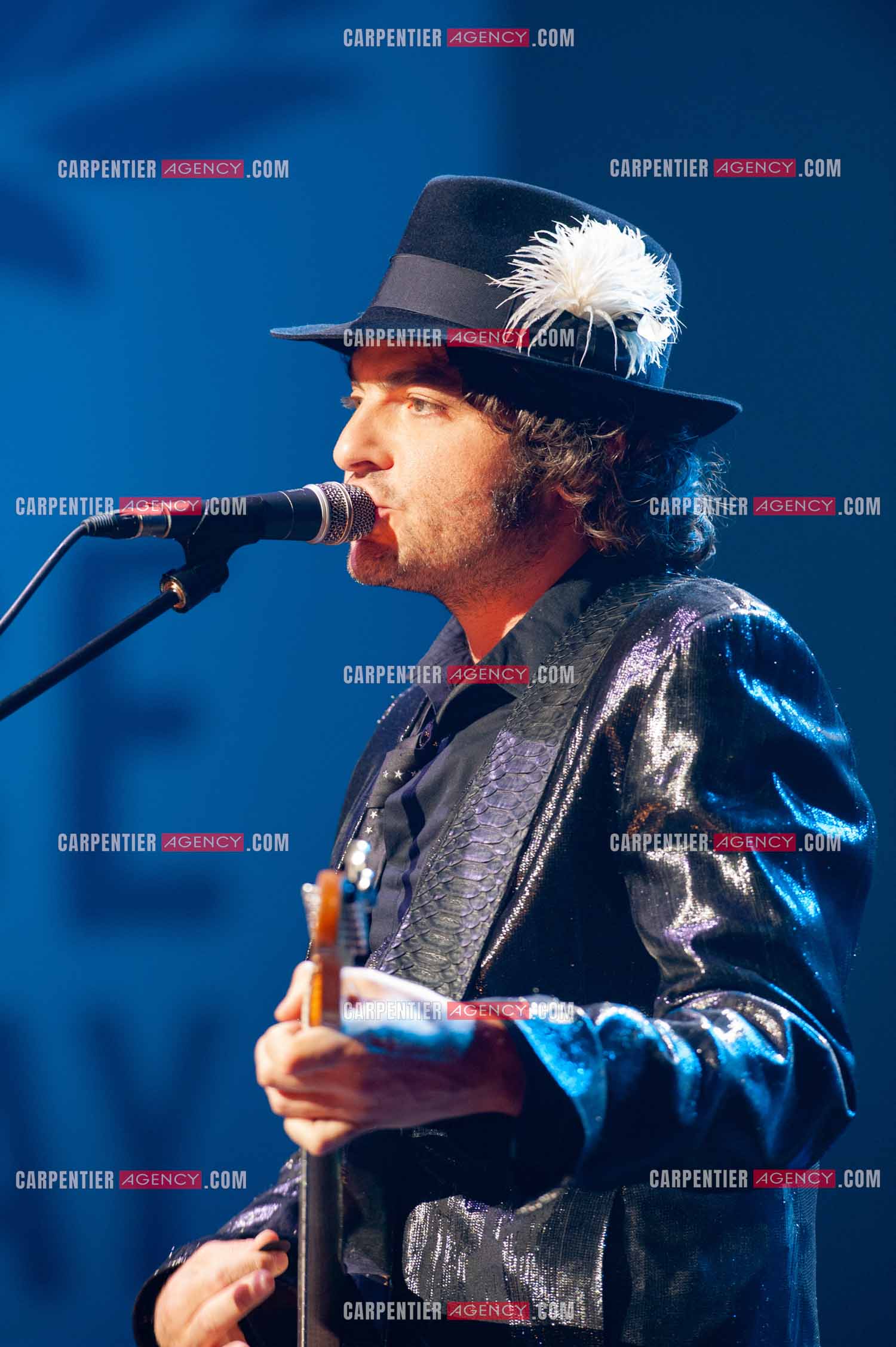 Concert au Zénith de Paris donné pour la journée internationale de la paix. Le chanteur Matthieu Chedid, dit “ M “.  ( Exclusif )
