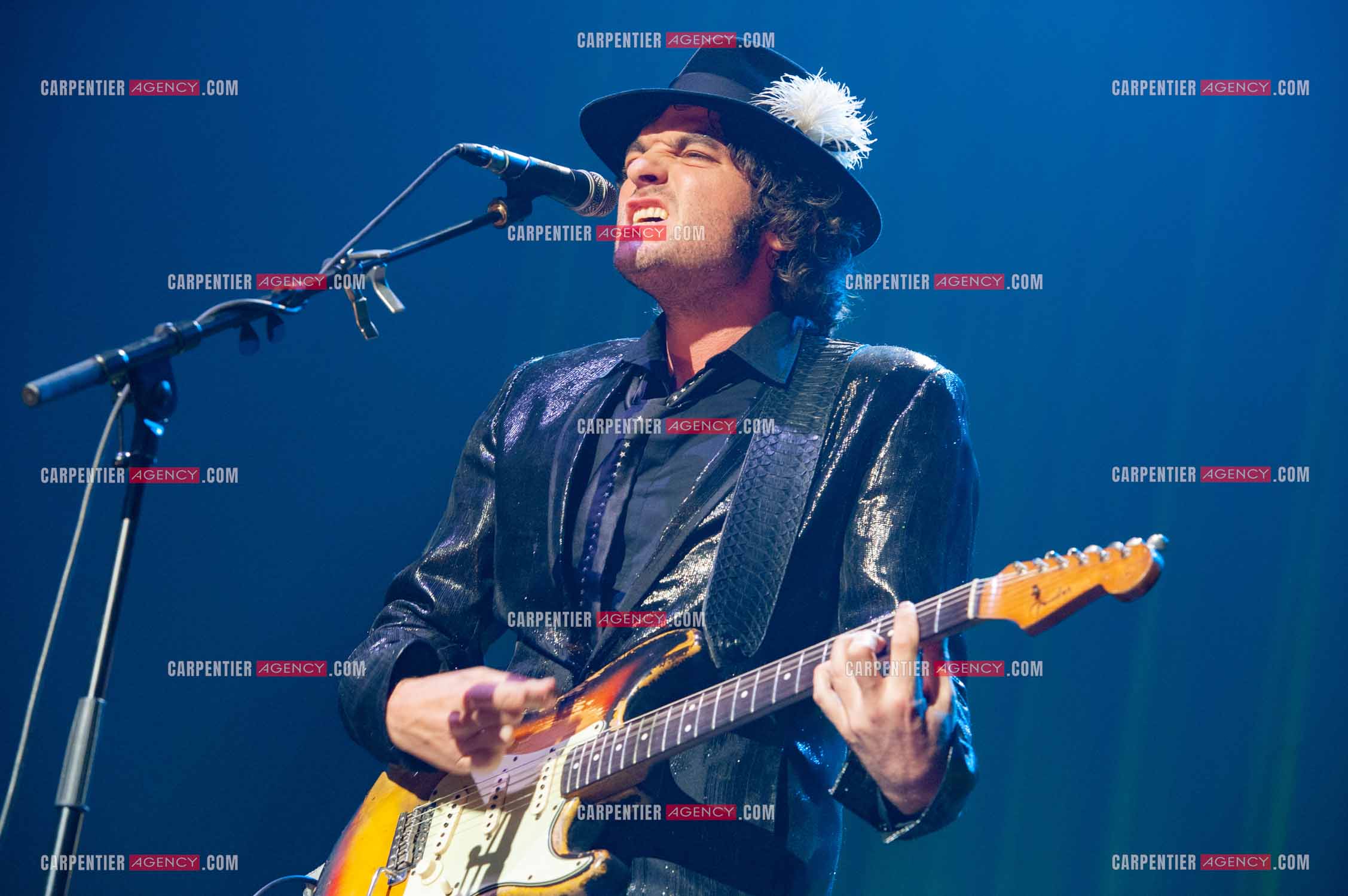Concert au Zénith de Paris donné pour la journée internationale de la paix. Le chanteur Matthieu Chedid, dit “ M “.  ( Exclusif )