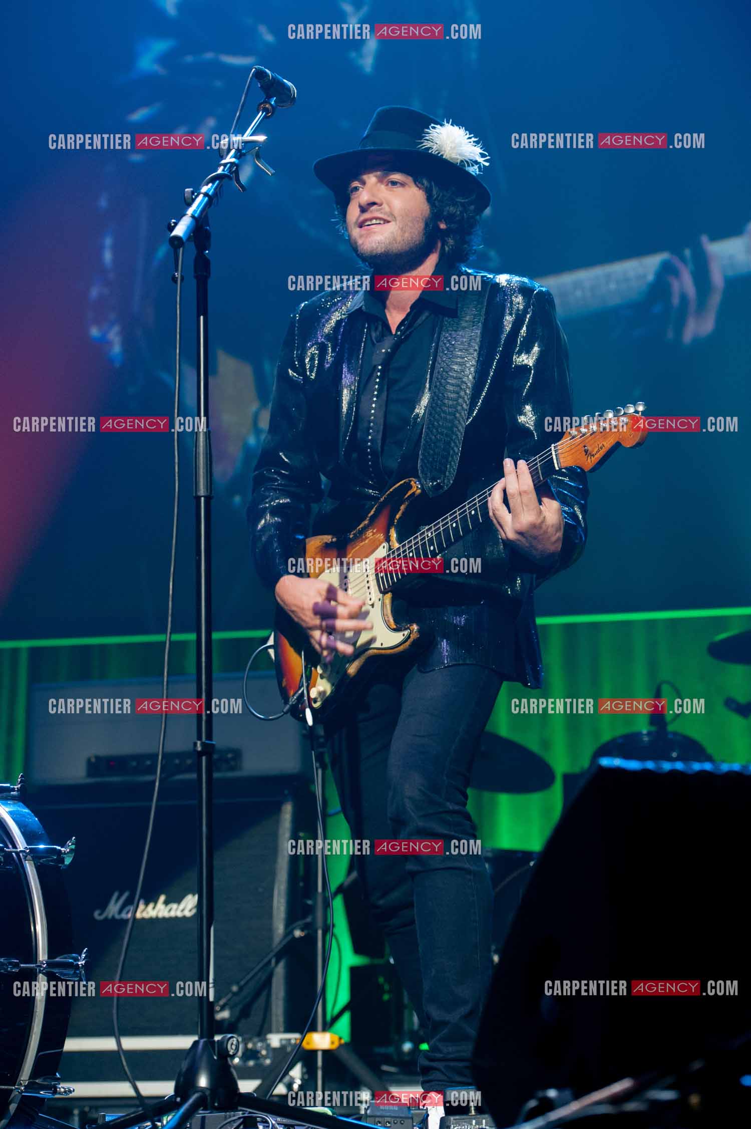 Concert au Zénith de Paris donné pour la journée internationale de la paix. Le chanteur Matthieu Chedid, dit “ M “.  ( Exclusif )
