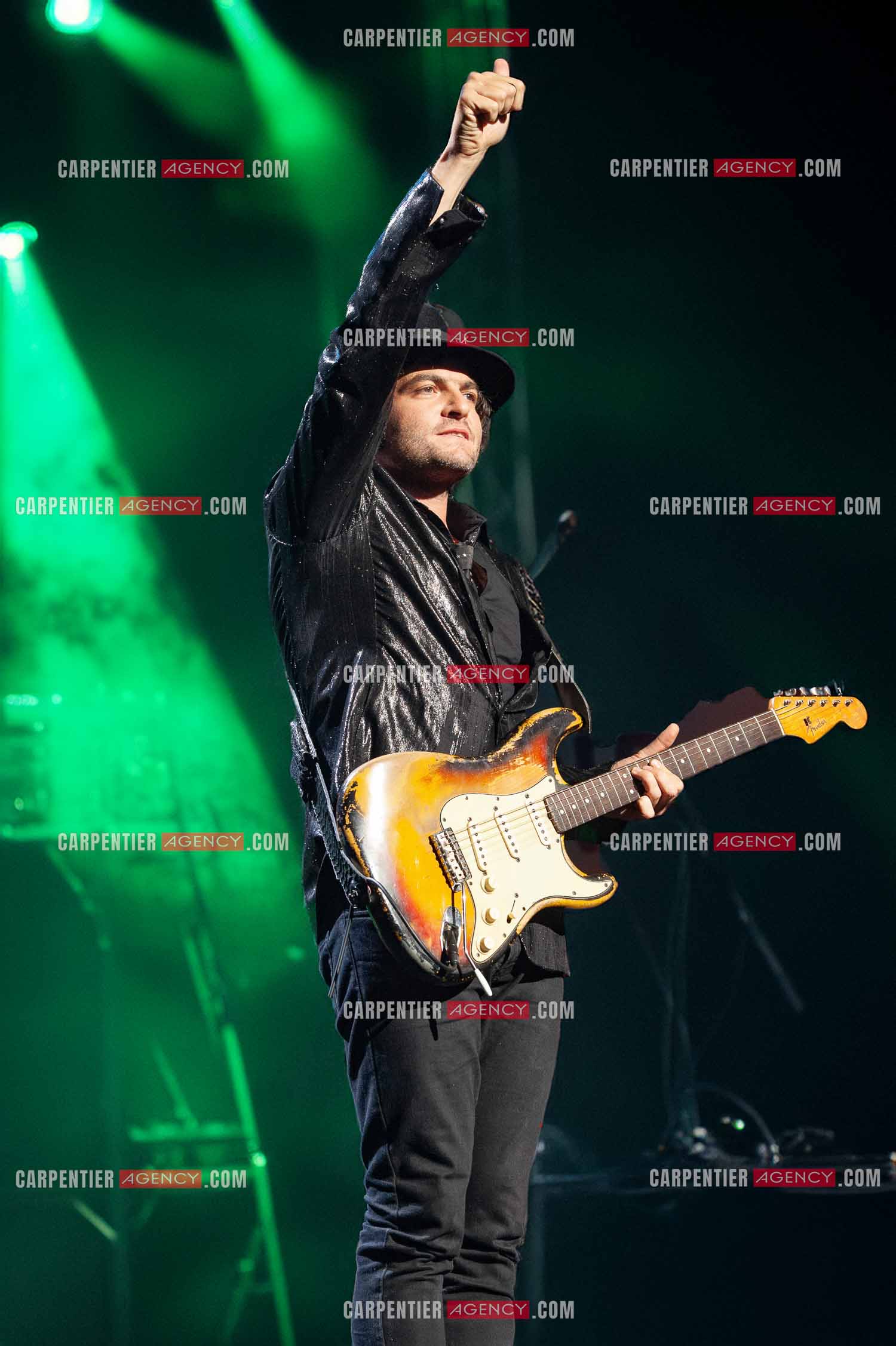 Concert au Zénith de Paris donné pour la journée internationale de la paix. Le chanteur Matthieu Chedid, dit “ M “.  ( Exclusif )