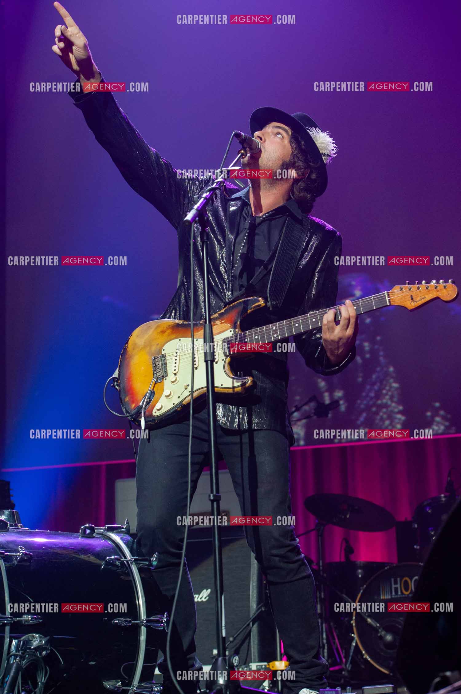 Concert au Zénith de Paris donné pour la journée internationale de la paix. Le chanteur Matthieu Chedid, dit “ M “.  ( Exclusif )