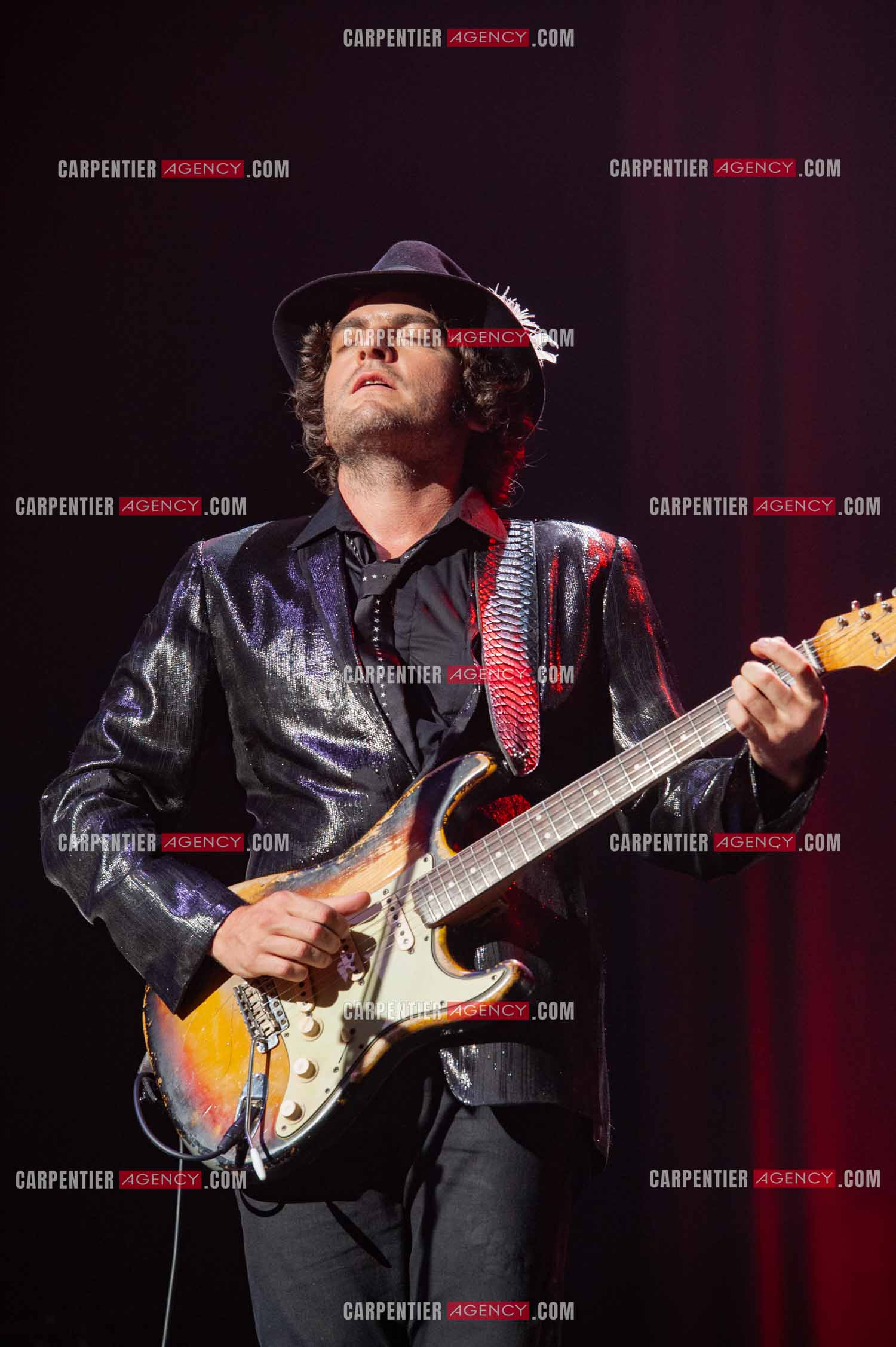 Concert au Zénith de Paris donné pour la journée internationale de la paix. Le chanteur Matthieu Chedid, dit “ M “.  ( Exclusif )