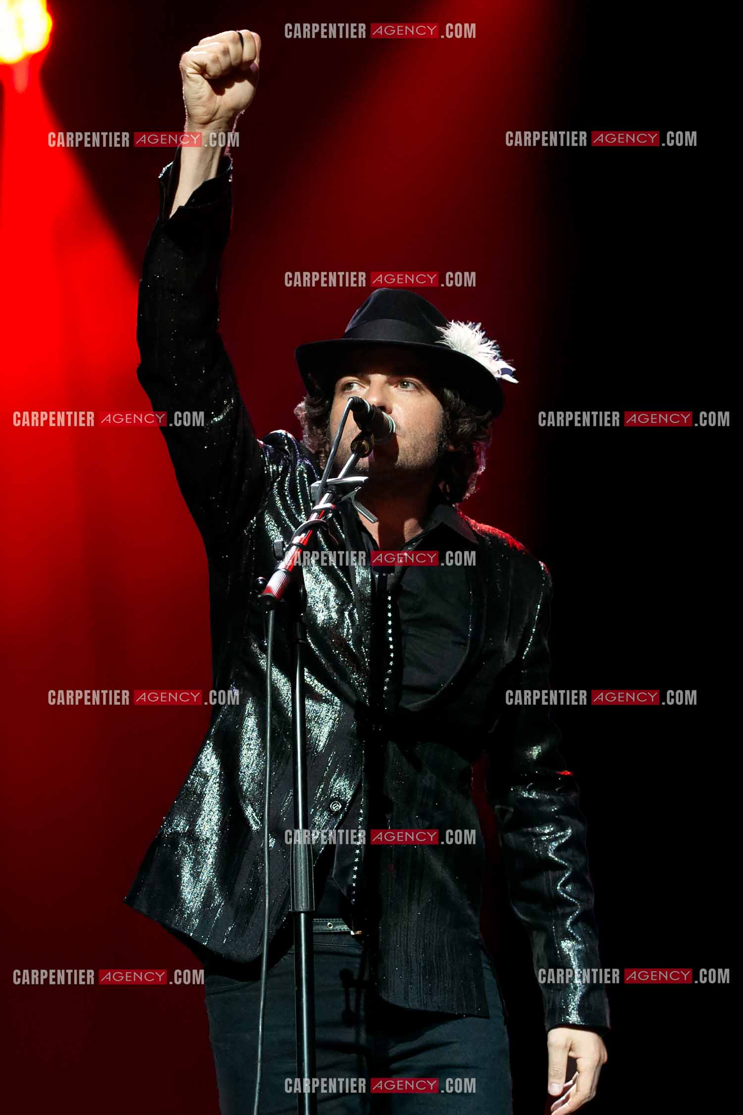 Concert au Zénith de Paris donné pour la journée internationale de la paix. Le chanteur Matthieu Chedid, dit “ M “.  ( Exclusif )