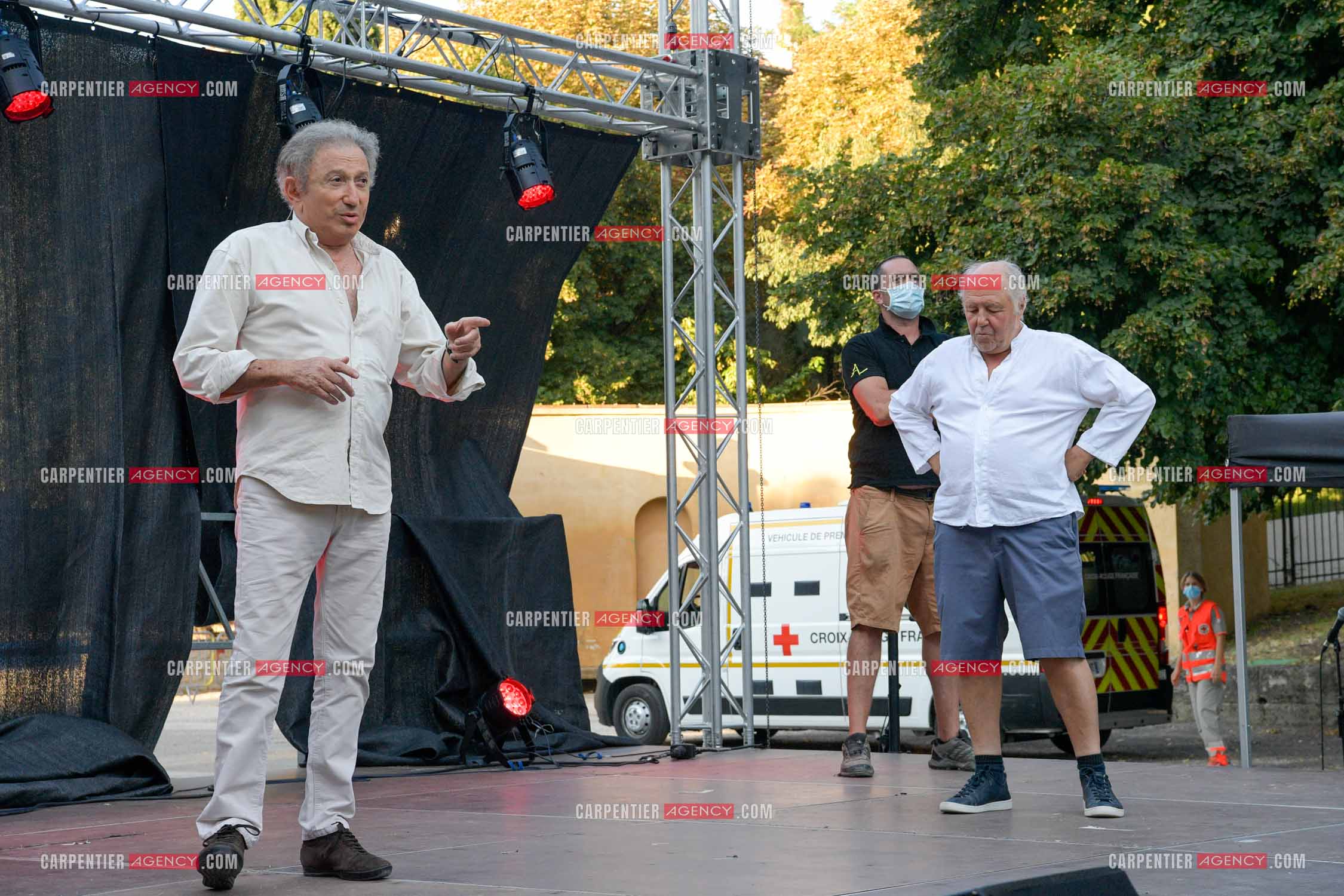 Michel Drucker fait son One Man Show présenté par l'humoriste Marc Jolivet au parc Jourdan d'Aix en Provence. ( Exclusif )
