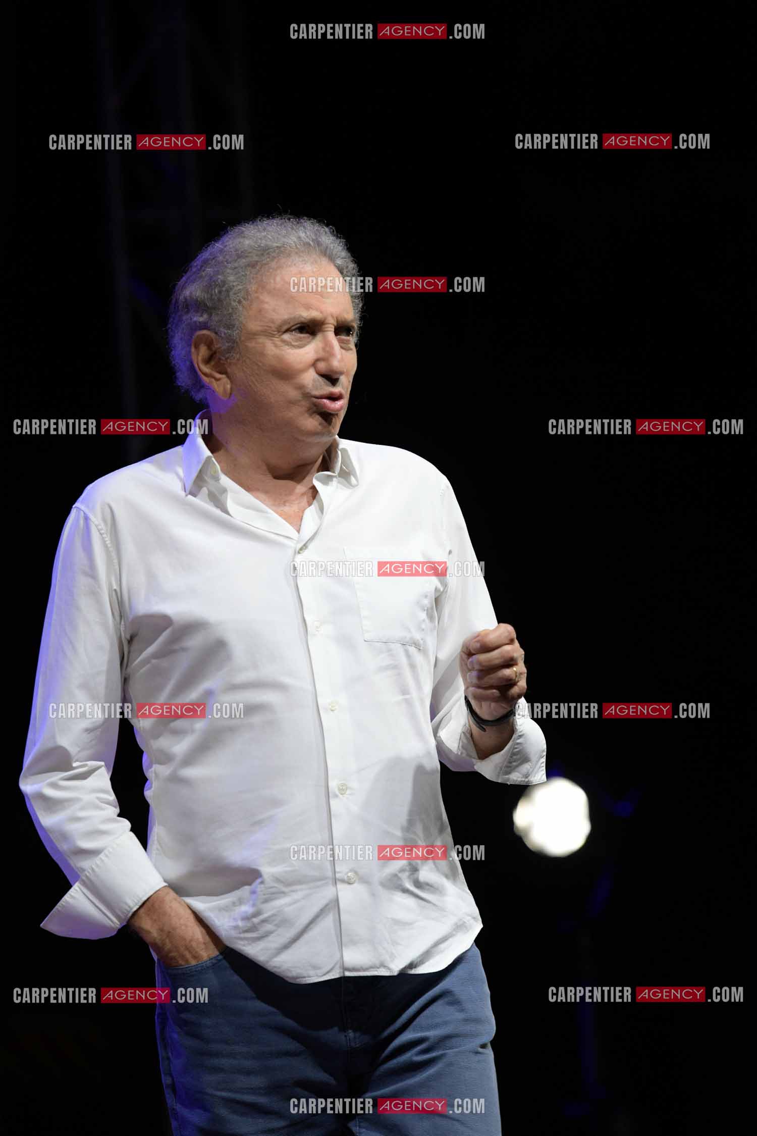 Michel Drucker fait son One Man Show au parc Jourdan d'Aix en Provence. ( Exclusif )