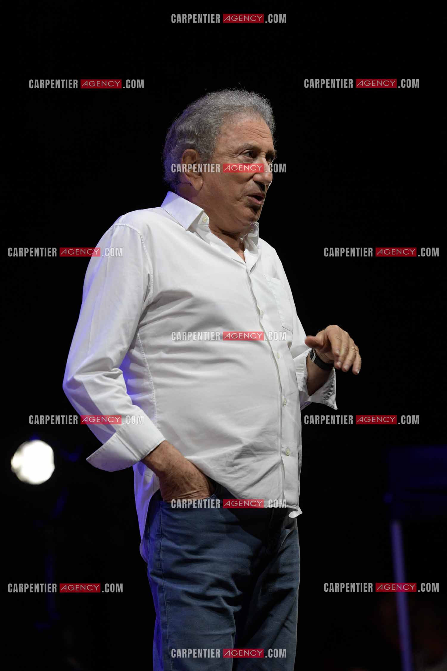 Michel Drucker fait son One Man Show au parc Jourdan d'Aix en Provence. ( Exclusif )