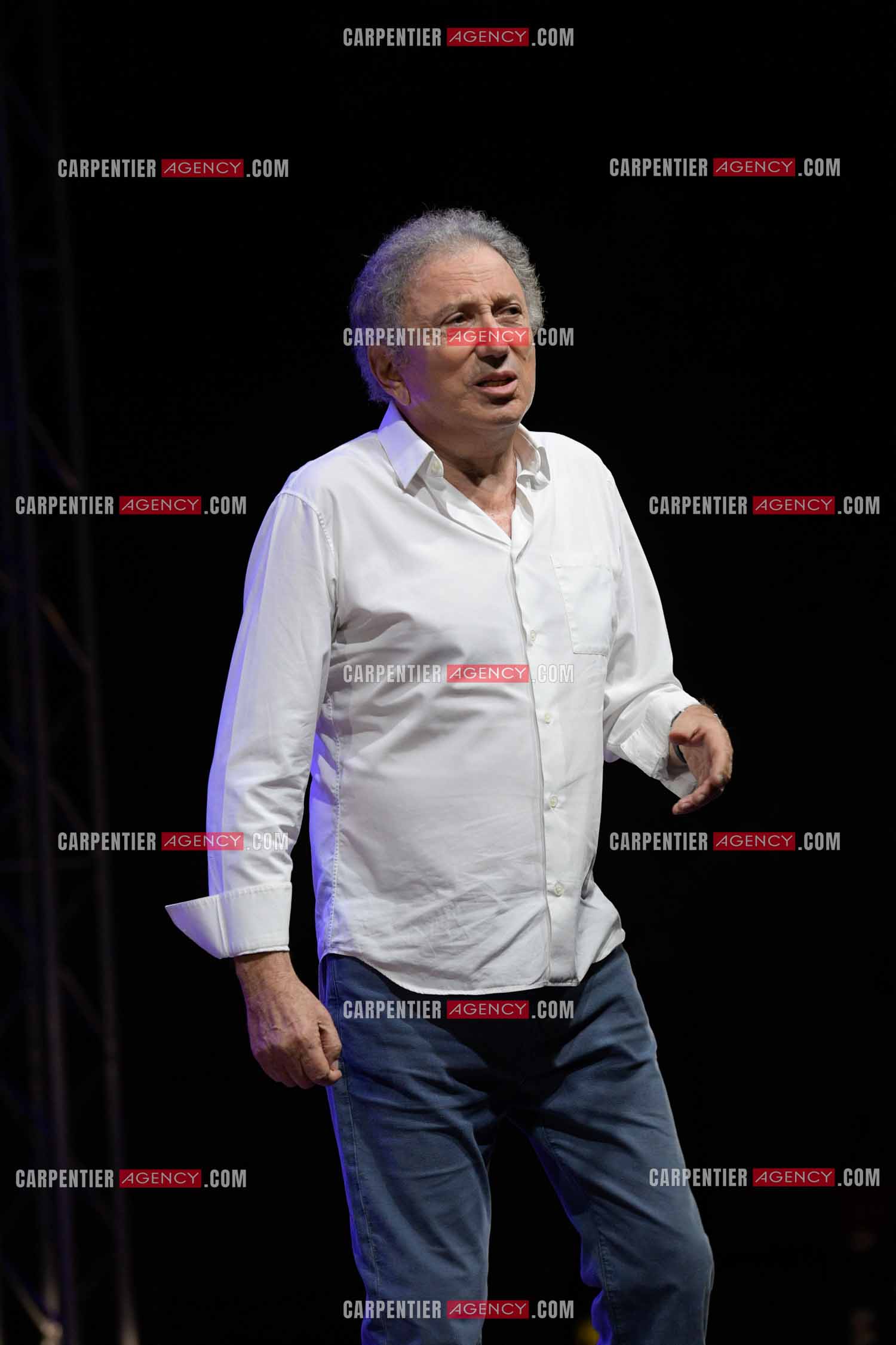 Michel Drucker fait son One Man Show au parc Jourdan d'Aix en Provence. ( Exclusif )