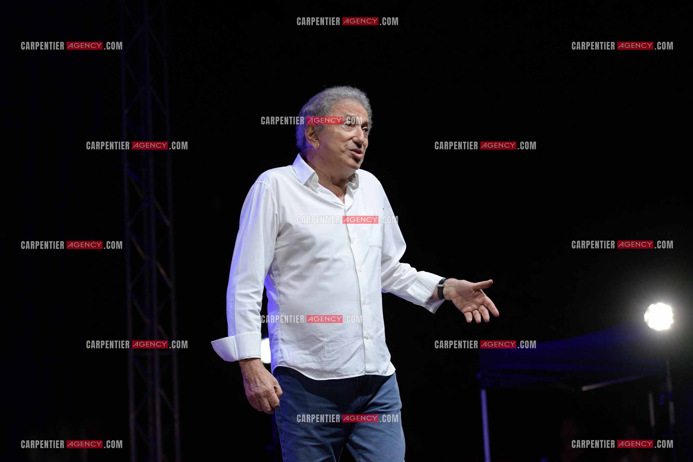 Michel Drucker fait son One Man Show au parc Jourdan d'Aix en Provence. ( Exclusif )