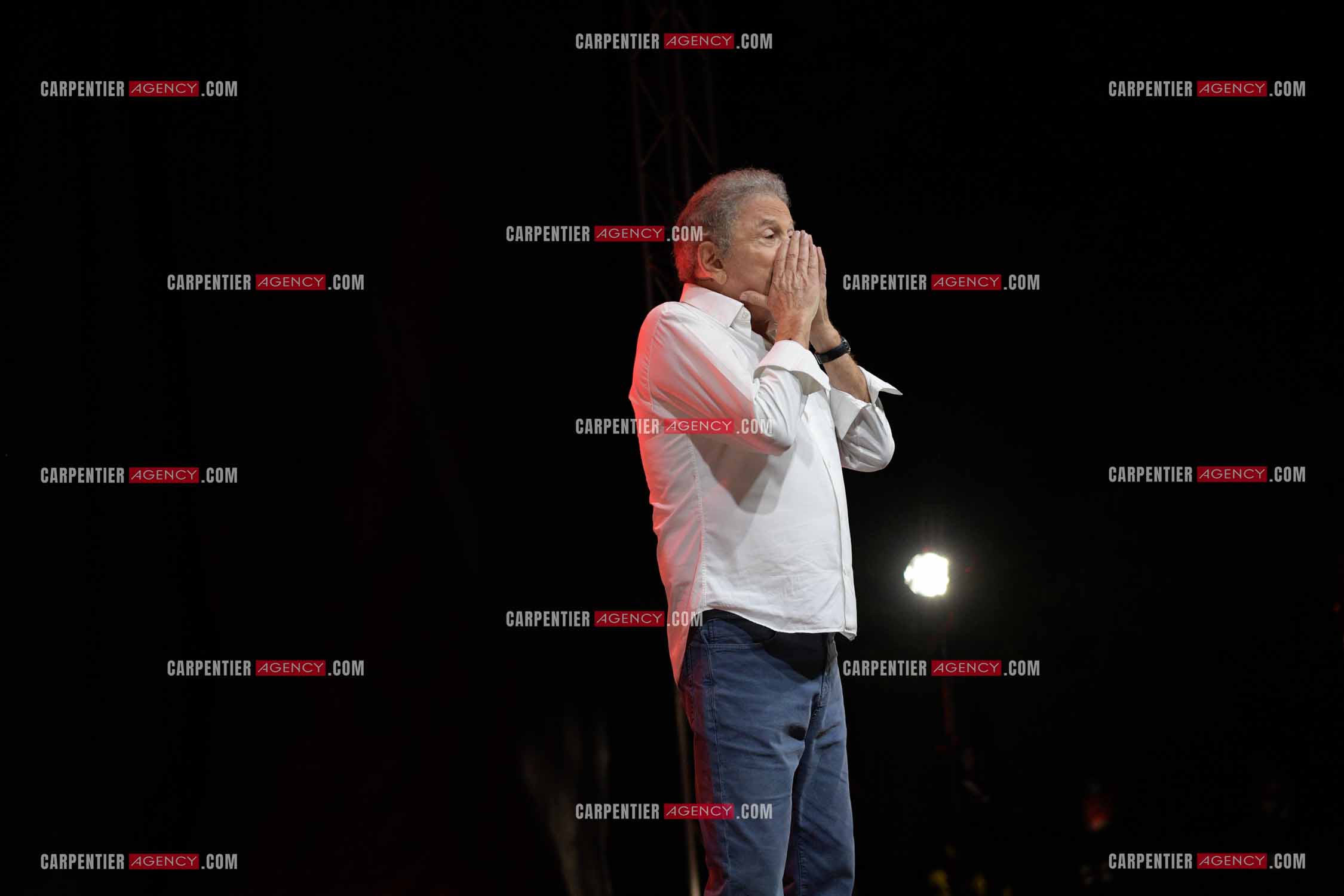Michel Drucker fait son One Man Show au parc Jourdan d'Aix en Provence. ( Exclusif )