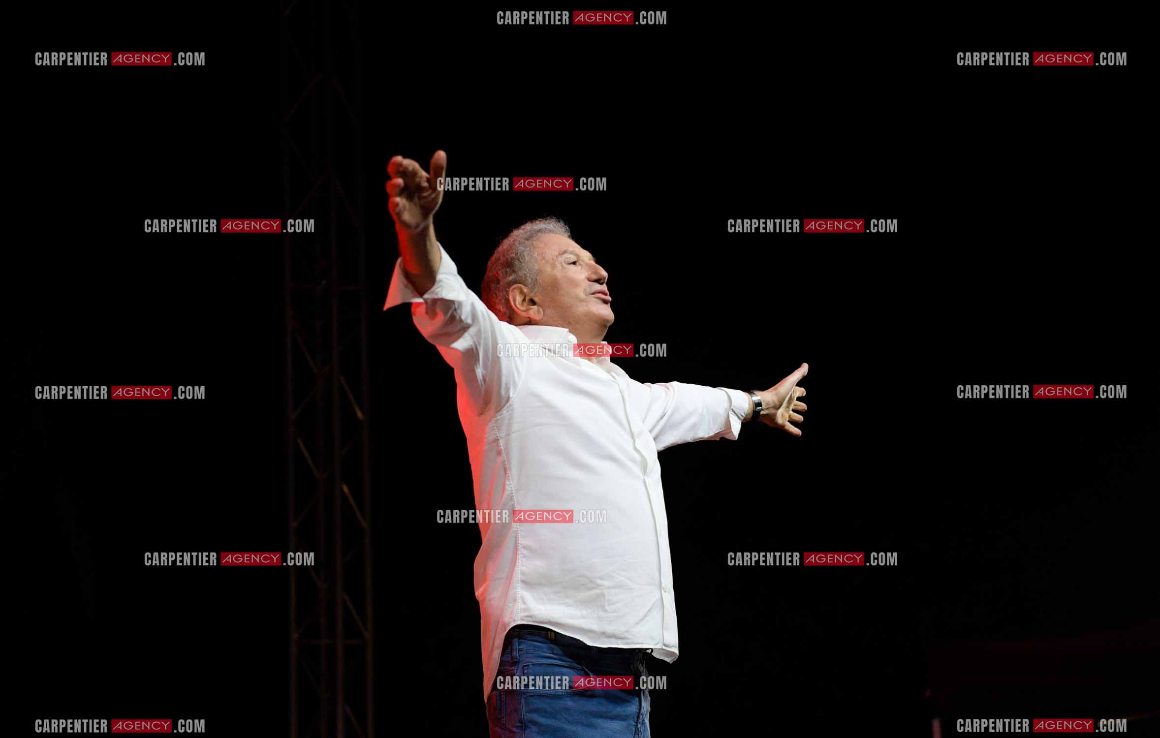 Michel Drucker fait son One Man Show au parc Jourdan d'Aix en Provence. ( Exclusif )