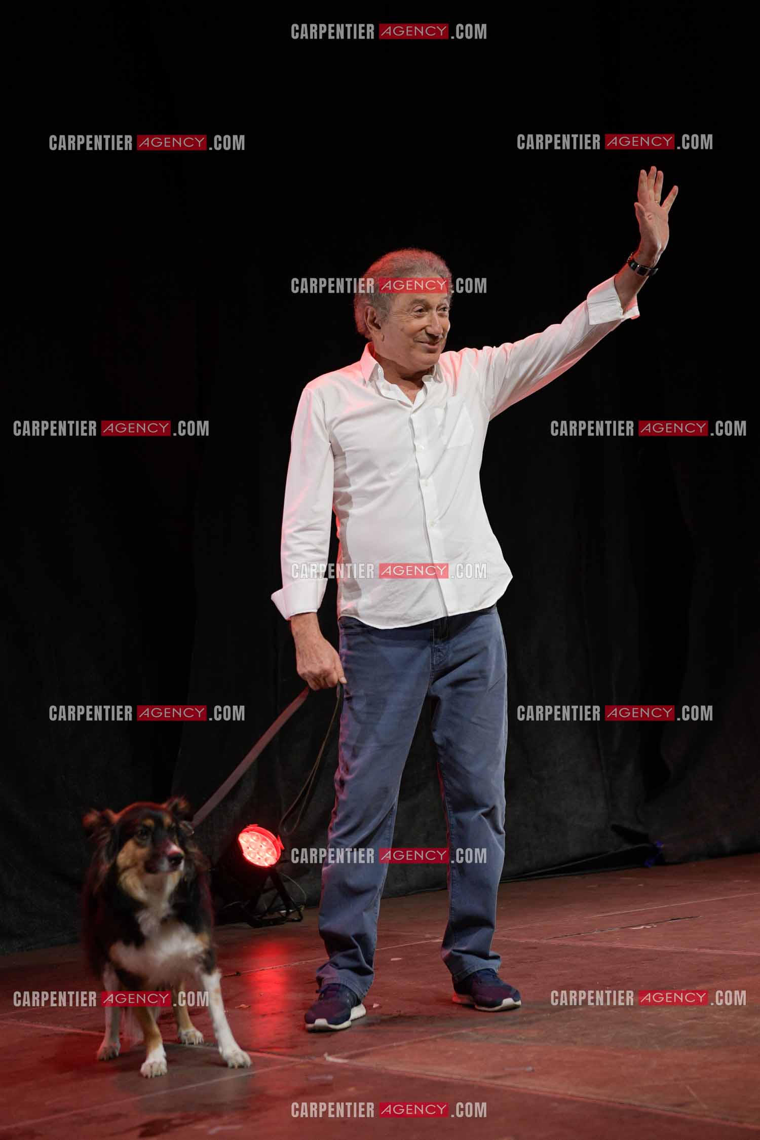 Michel Drucker fait son One Man Show avec sa chienne Izia au parc Jourdan d'Aix en Provence. ( Exclusif )