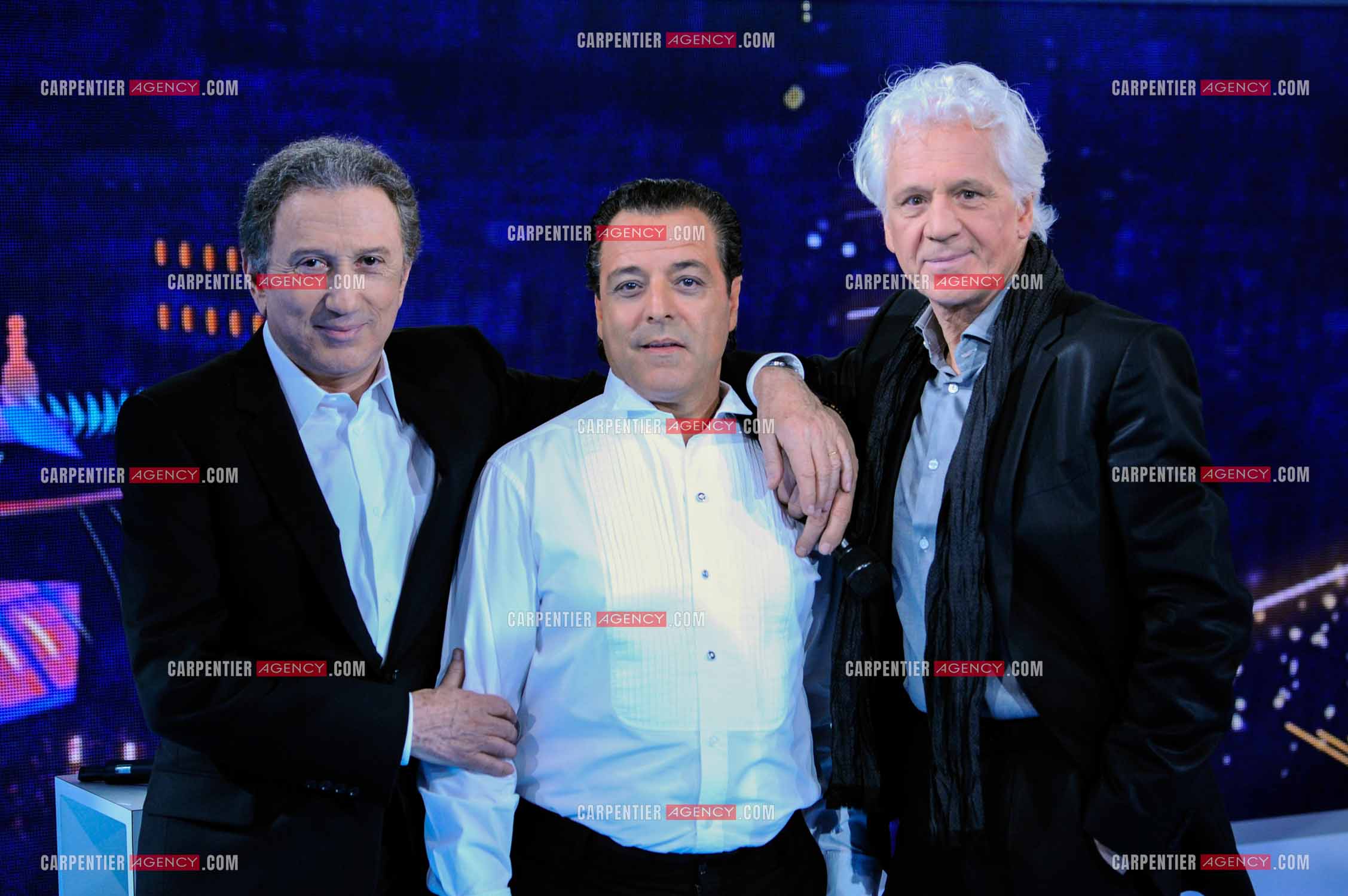 Le chanteur Gérard Lenorman accompagné de Chico et les Gypsies dans l'émission “ Champs-Élysées “ présentée  par Michel Drucker.