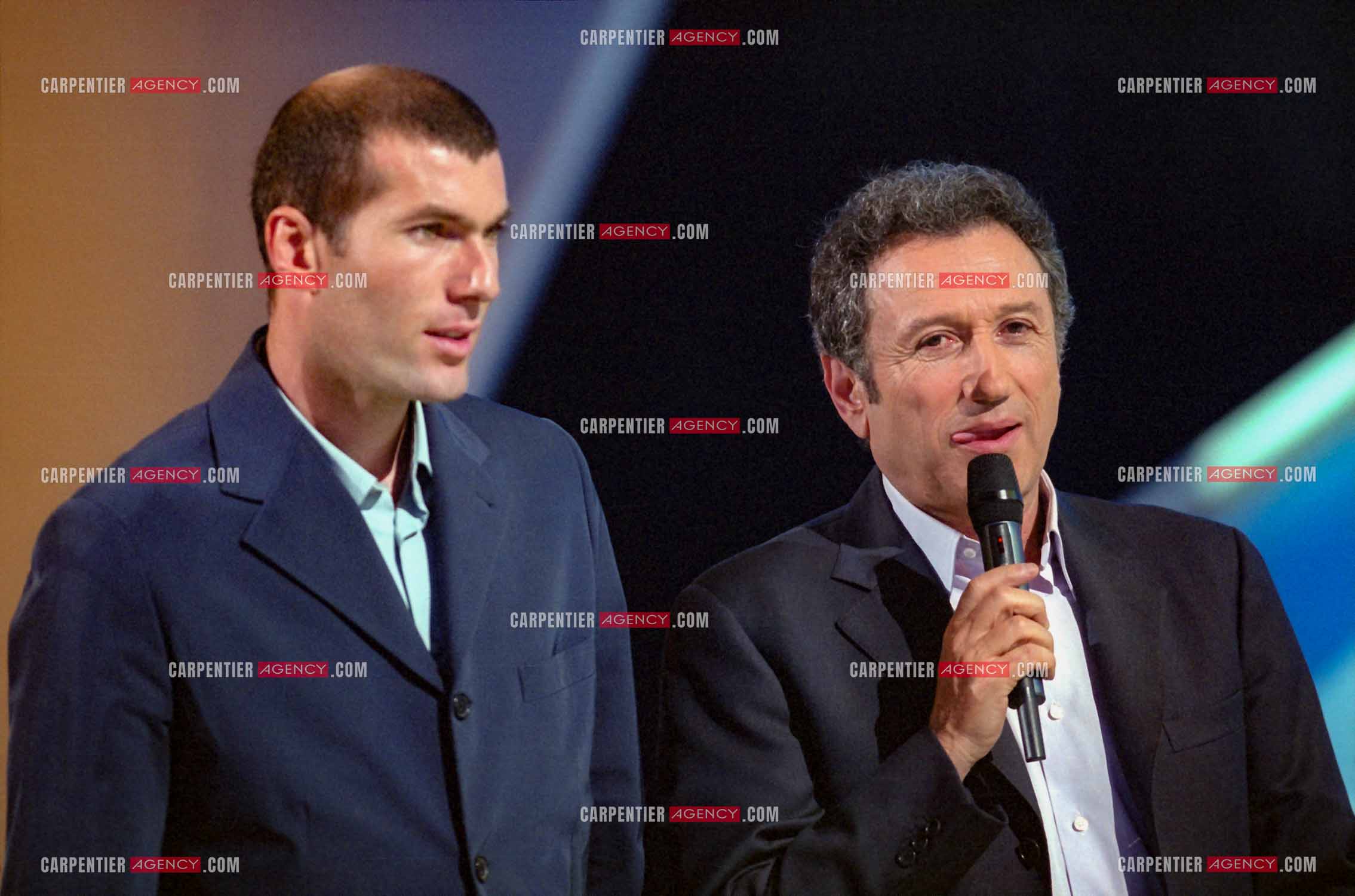 Zinédine Zidane parrain de l'association ELA avec Michel Drucker - Enregistrement de l’émission ELA aux studios de la Plaine Saint-Denis le 13 mars 2002.