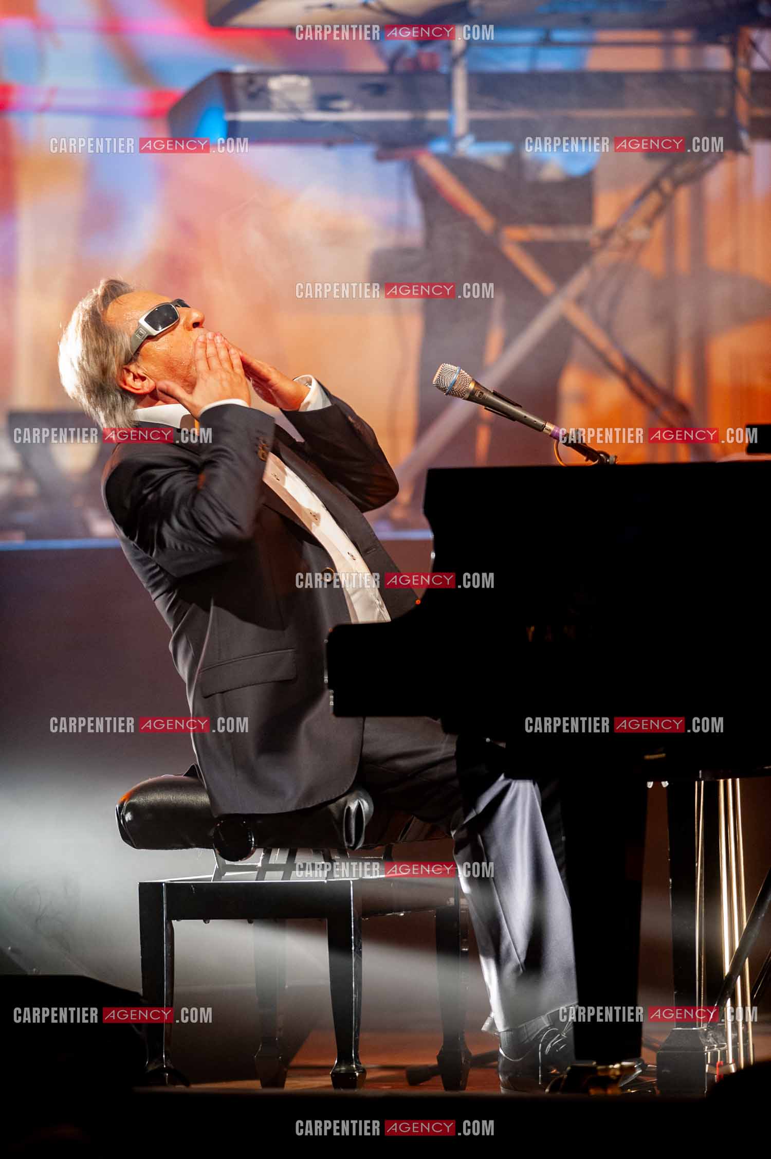 Le chanteur Gilbert Montagné en concert à la salle Gaveau pour trois soirs en 2010.    ( Exclusif )