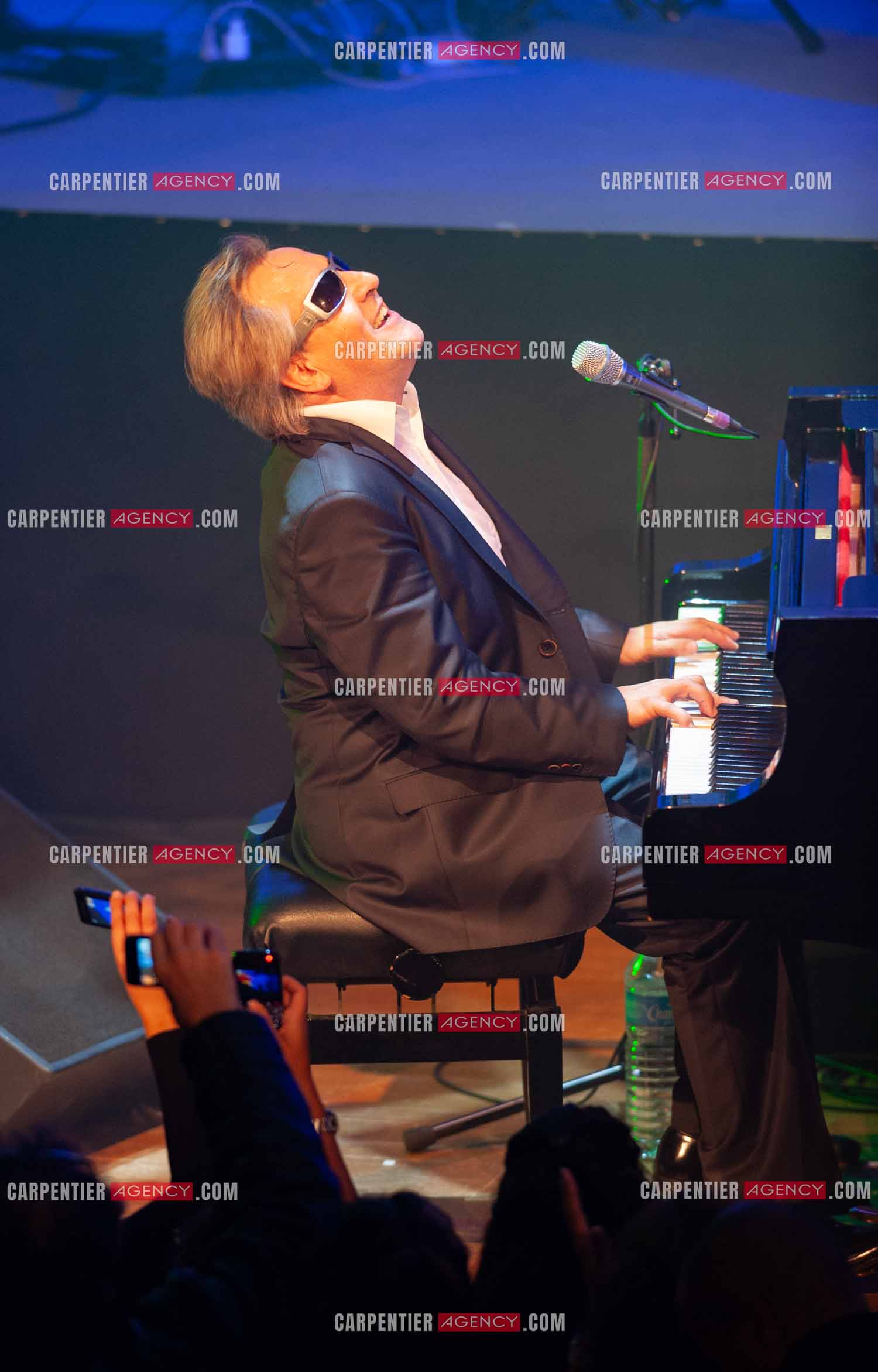 Le chanteur Gilbert Montagné en concert à la salle Gaveau pour trois soirs en 2010.    ( Exclusif )