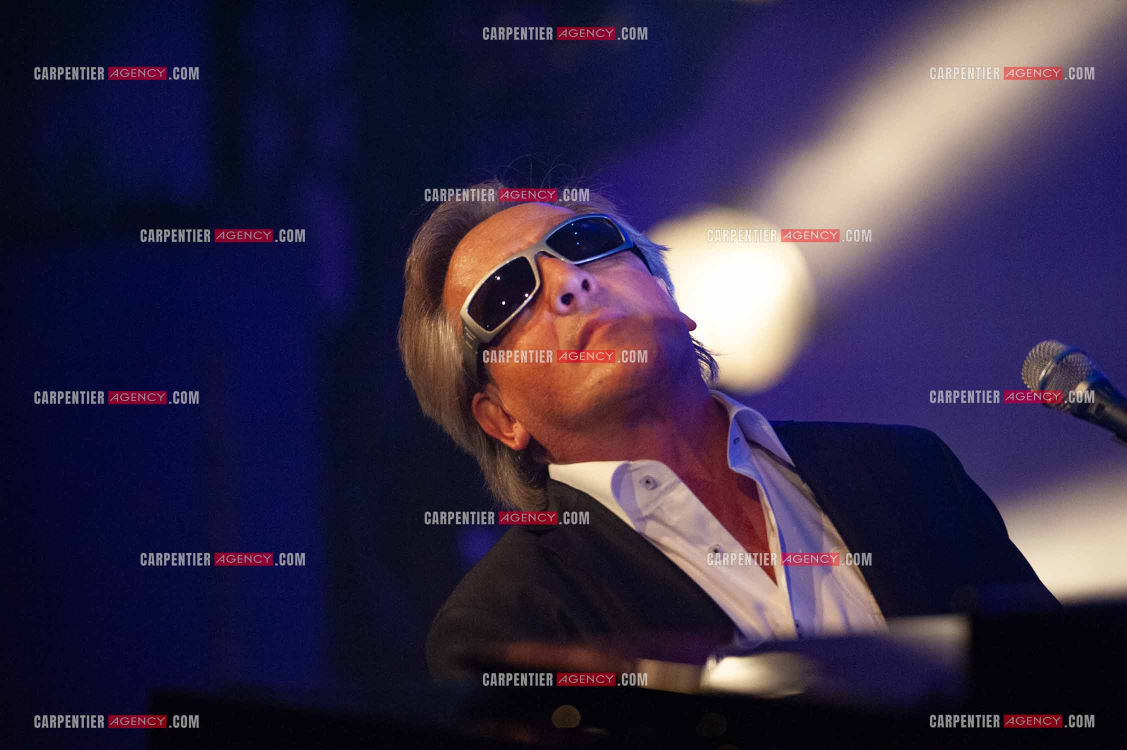 Le chanteur Gilbert Montagné en concert à la salle Gaveau pour trois soirs en 2010.    ( Exclusif )