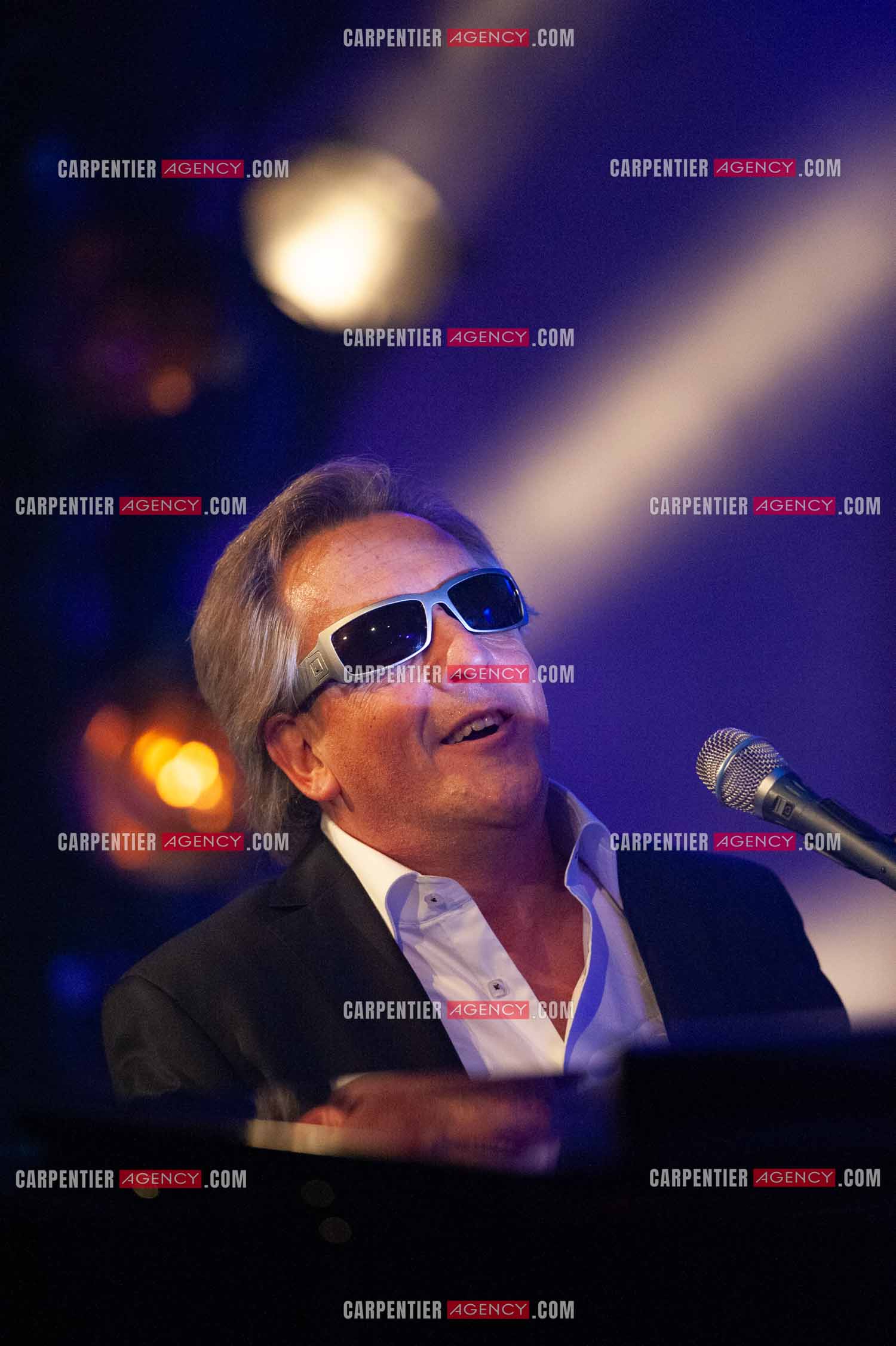 Le chanteur Gilbert Montagné en concert à la salle Gaveau pour trois soirs en 2010.    ( Exclusif )