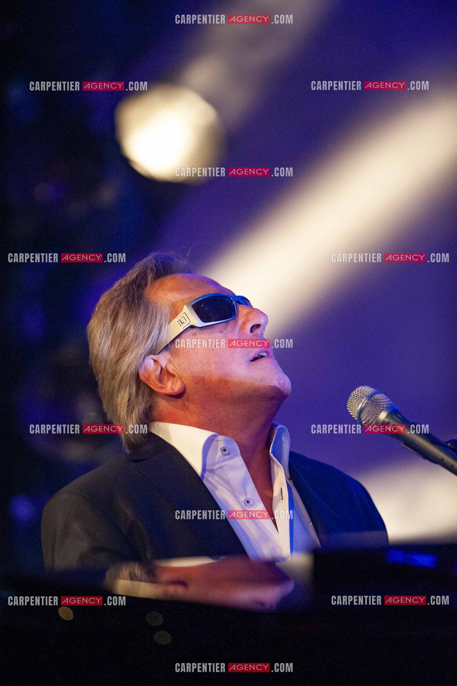 Le chanteur Gilbert Montagné en concert à la salle Gaveau pour trois soirs en 2010.    ( Exclusif )