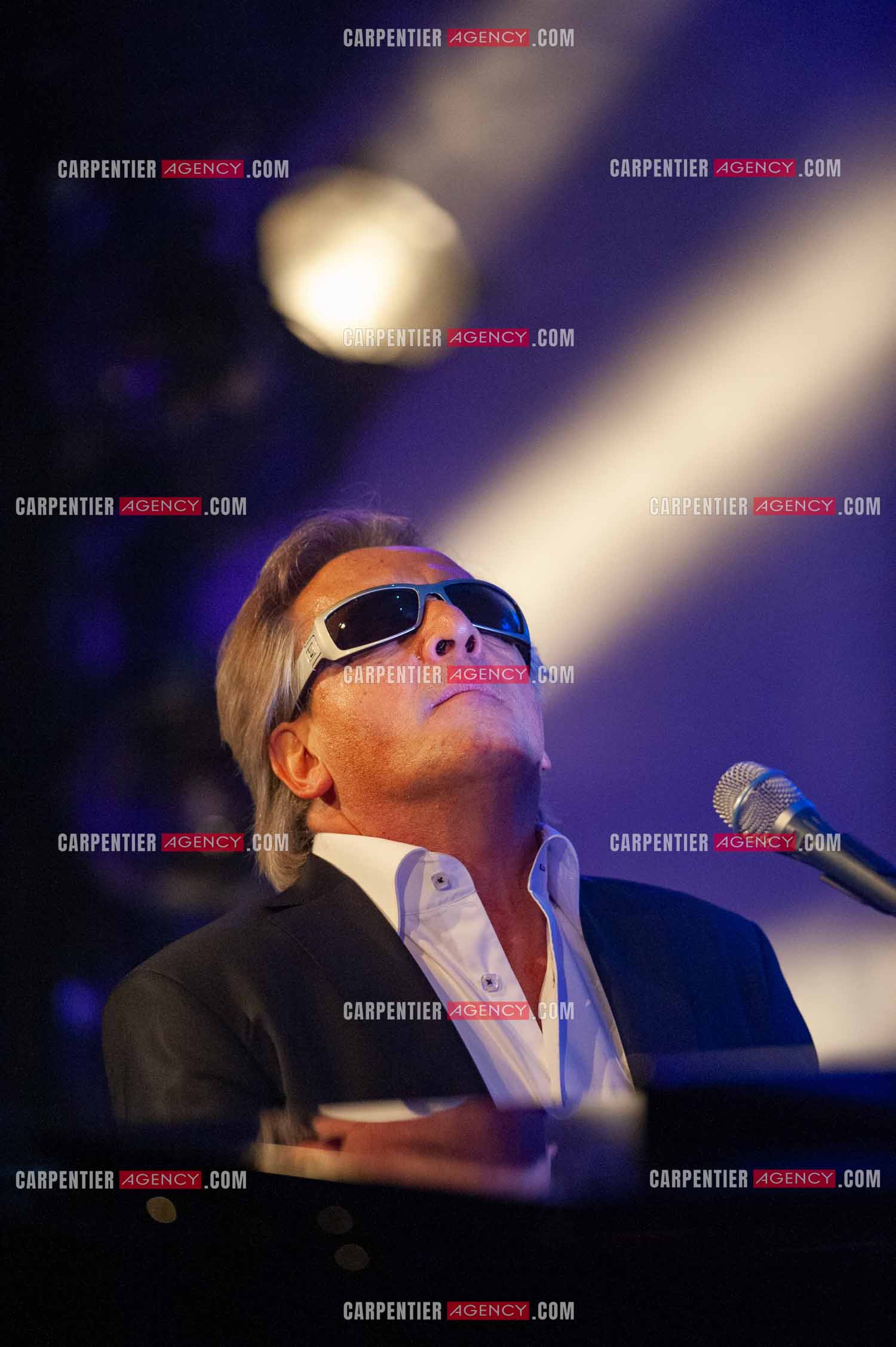 Le chanteur Gilbert Montagné en concert à la salle Gaveau pour trois soirs en 2010.    ( Exclusif )