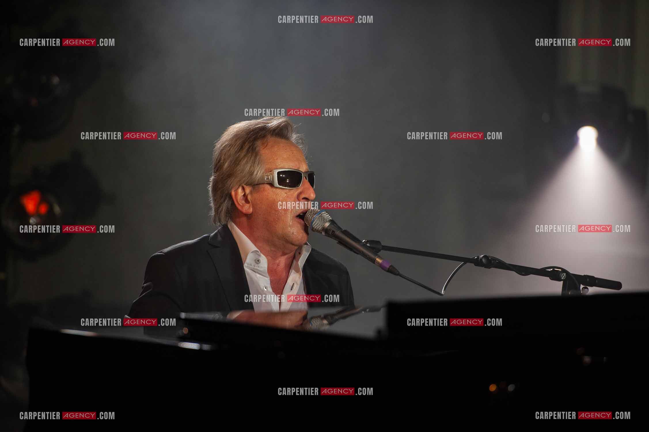 Le chanteur Gilbert Montagné en concert à la salle Gaveau pour trois soirs en 2010.    ( Exclusif )