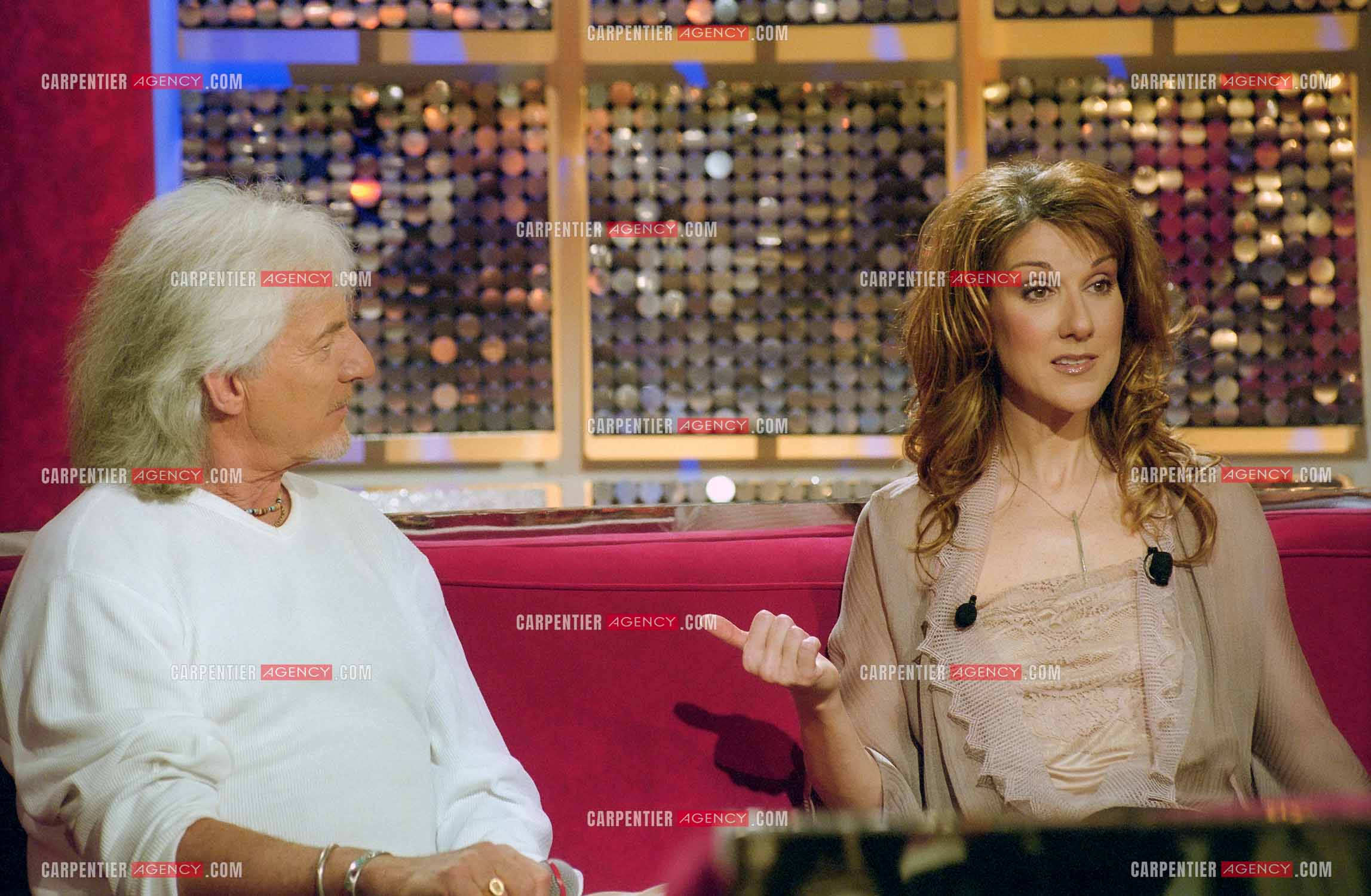 Enregistrement de l'émission spéciale Céline Dion sur France 2. Céline invite sur le plateau le chanteur Hugues Aufray en hommage à sa maman qui lui chantait sa chanson lorsqu'elle était enfant, “ CÉLINE “.       ( Exclusif )