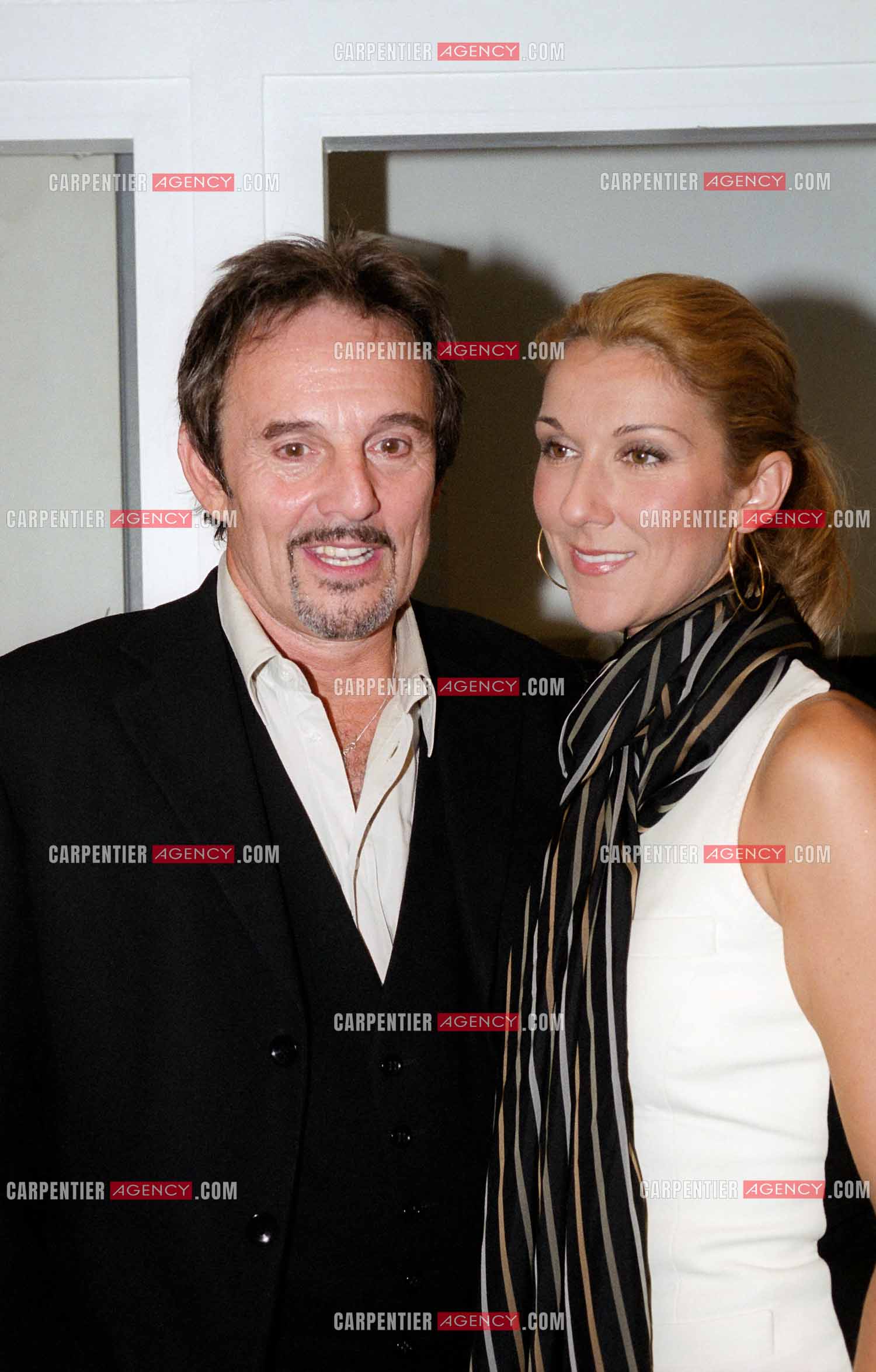 La chanteuse Céline Dion au Palais des Congrès de Paris pour la générale de la comédie musicale " Cindy ". Dans les loges Céline Dion avec Murray Head, un des artistes de la troupe.         (Exclusif )