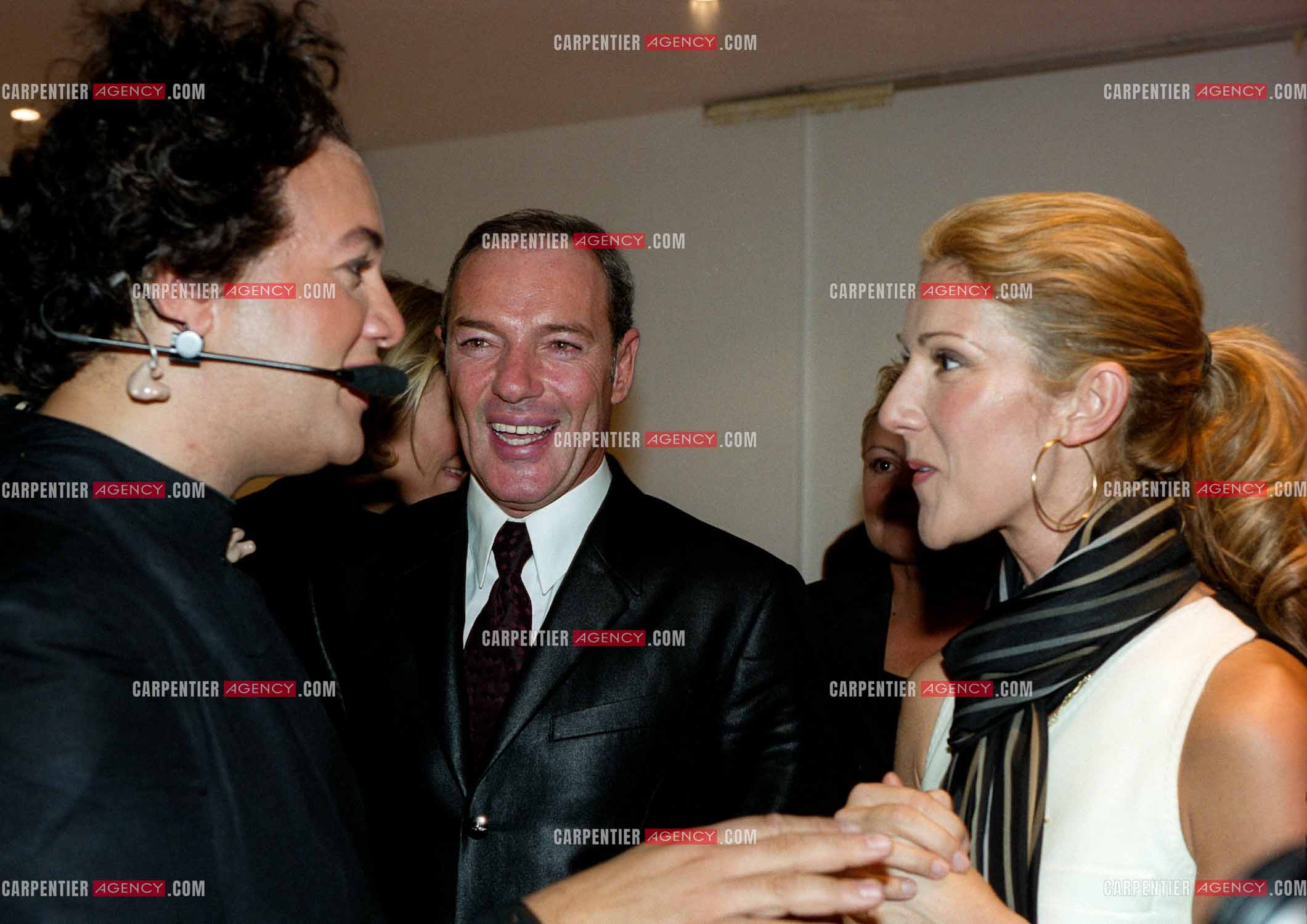 La chanteuse Céline Dion au Palais des Congrès de Paris pour la générale de la comédie musicale " Cindy ". Dans les loges Céline avec Jean Leduc et Tony Gomez.         (Exclusif )