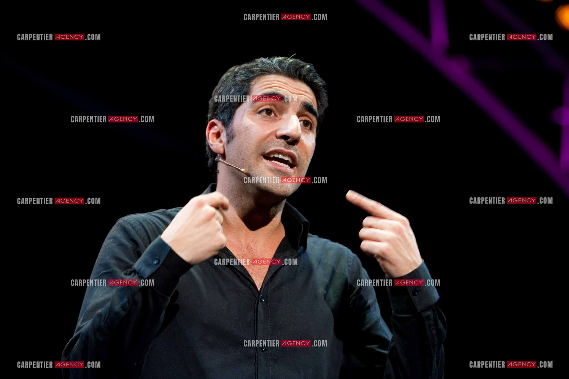 L'humoriste Ary Abittan au Zenith de Paris.   ( Exclusif )