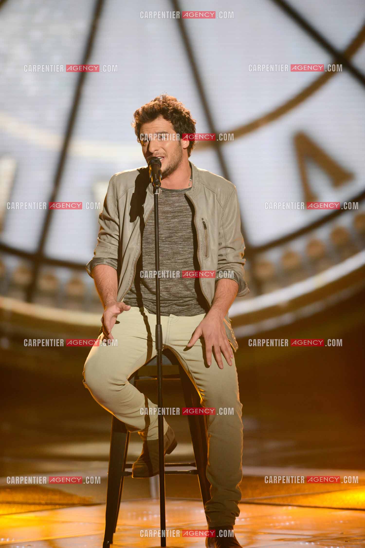 Le chanteur Amir en tant que candidat à l'émission The Voice en 2014.
