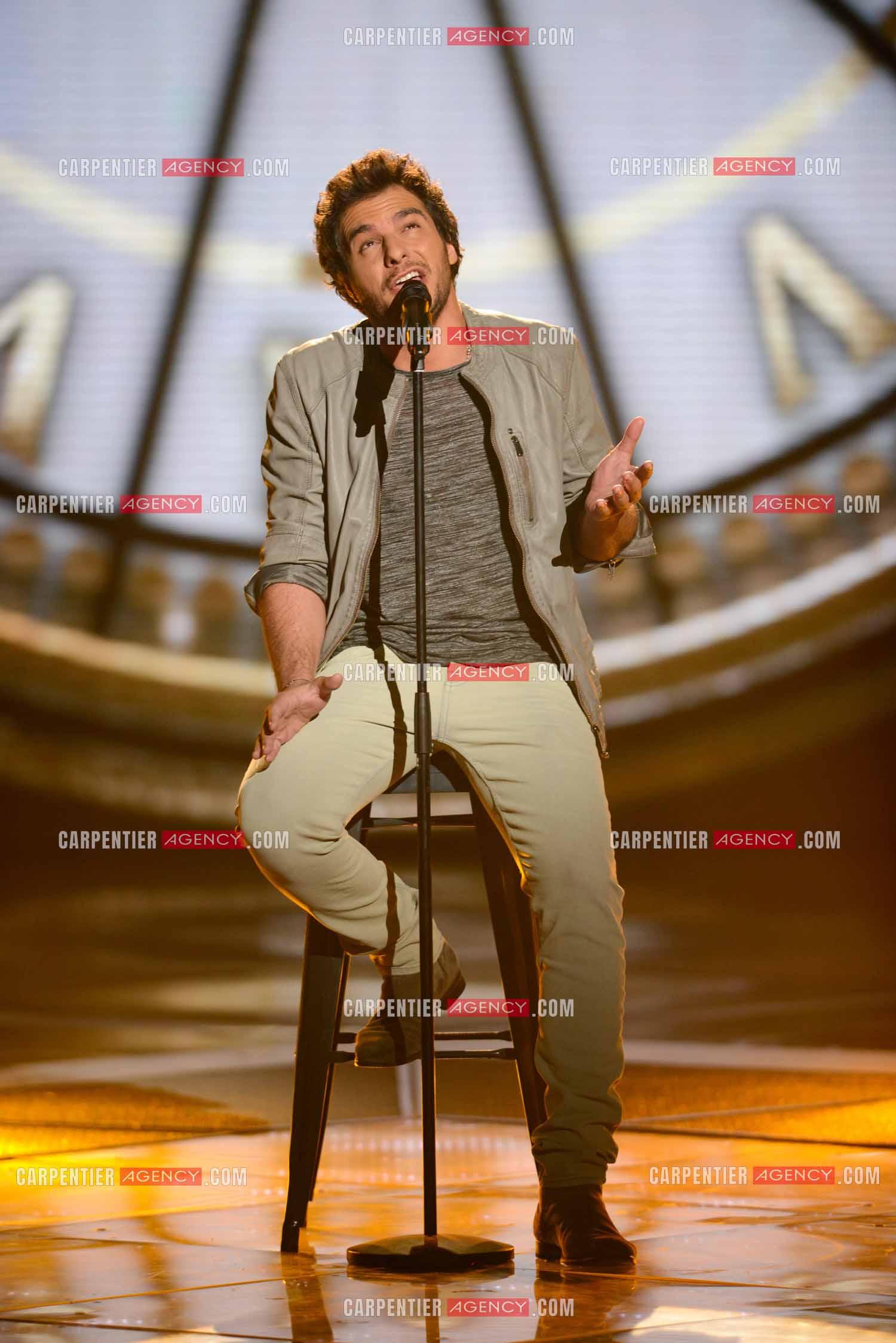 Le chanteur Amir en tant que candidat à l'émission The Voice en 2014.
