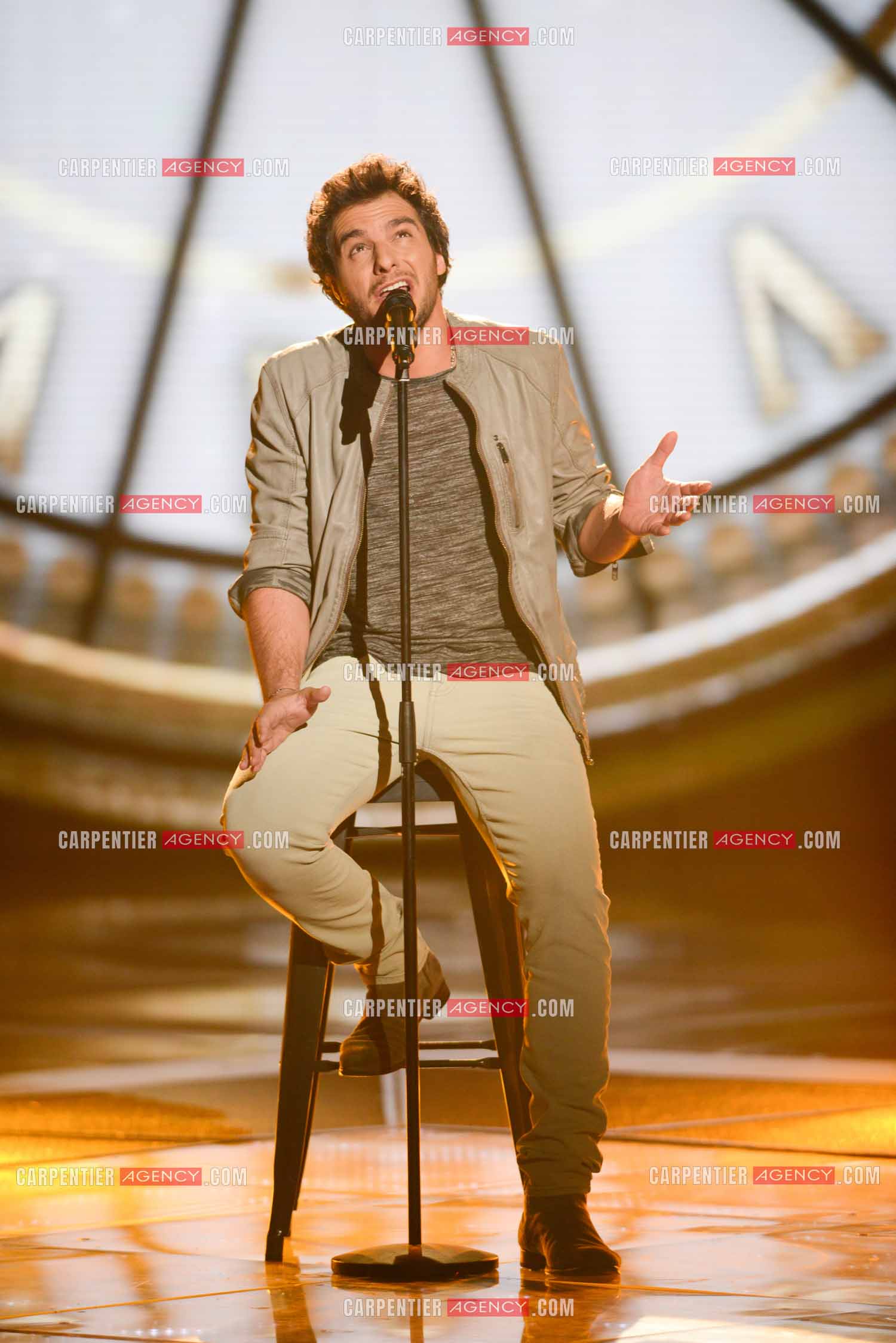 Le chanteur Amir en tant que candidat à l'émission The Voice en 2014.
