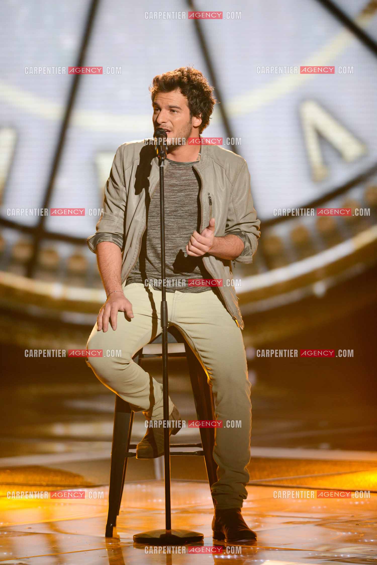 Le chanteur Amir en tant que candidat à l'émission The Voice en 2014.