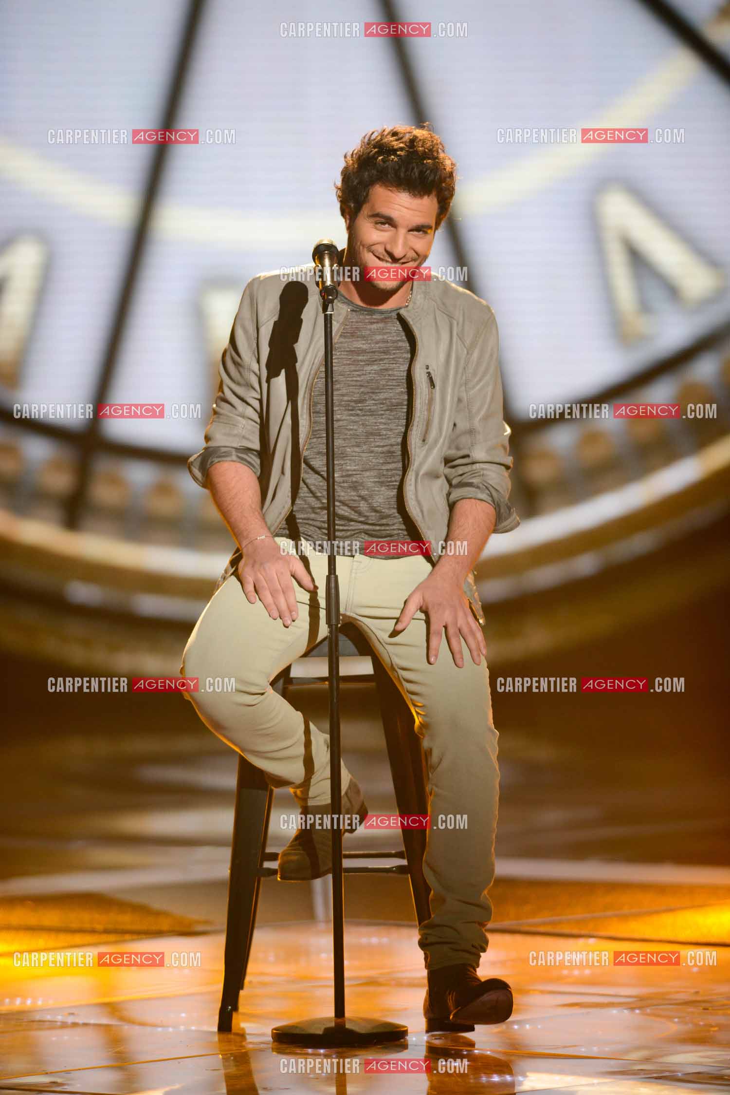 Le chanteur Amir en tant que candidat à l'émission The Voice en 2014.