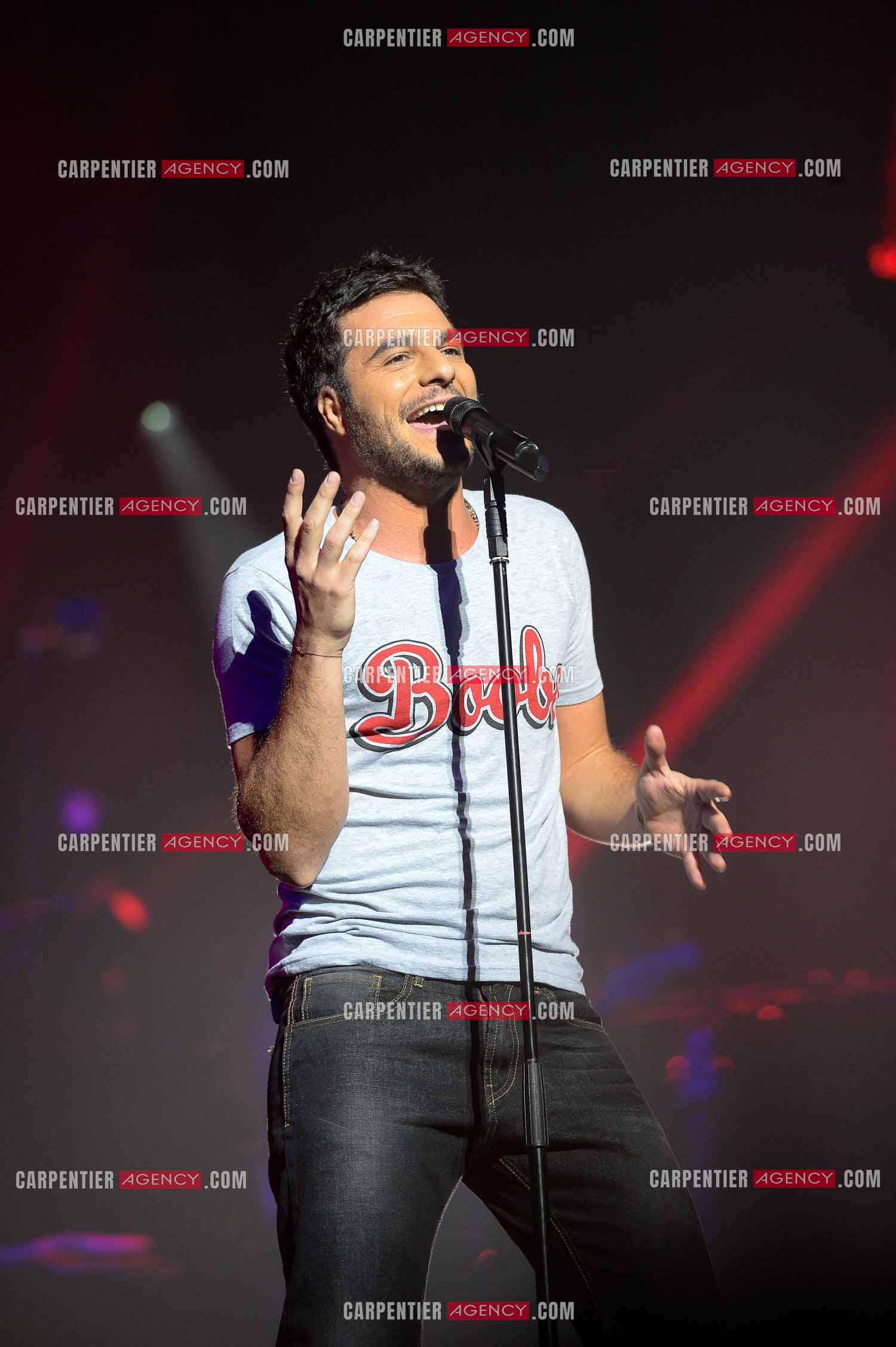 Premiere date pour le chanteur Amir de la tournee THE VOICE 2014 a Amiens le 30 Mai 2014.