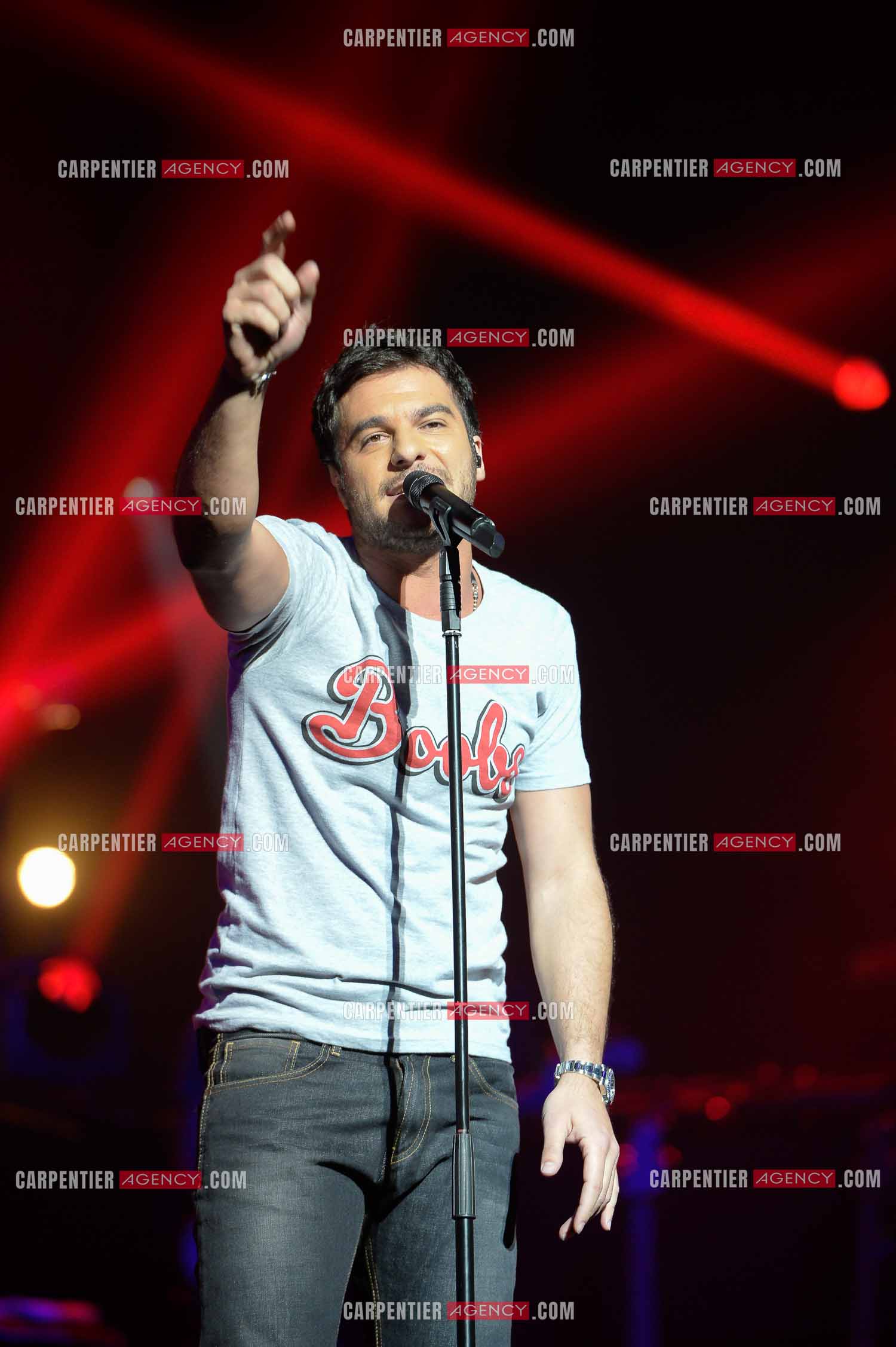 Premiere date pour le chanteur Amir de la tournee THE VOICE 2014 a Amiens le 30 Mai 2014.