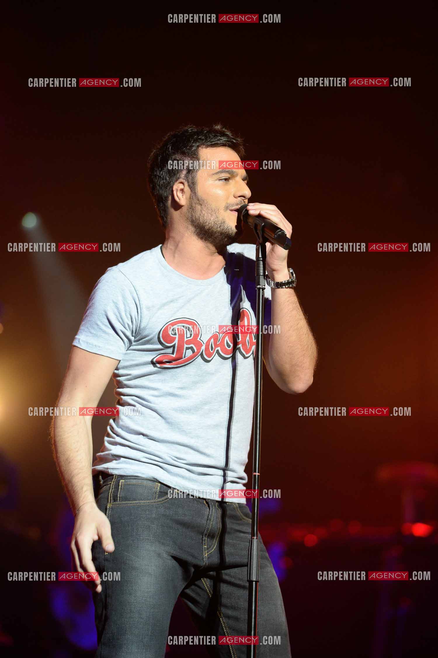 Premiere date pour le chanteur Amir de la tournee THE VOICE 2014 a Amiens le 30 Mai 2014.