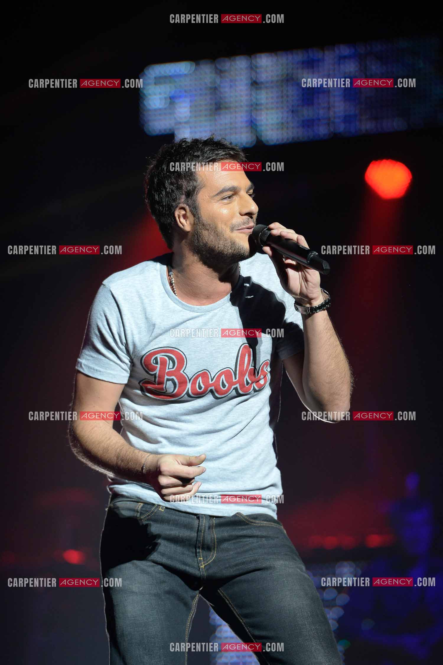 Premiere date pour le chanteur Amir de la tournee THE VOICE 2014 a Amiens le 30 Mai 2014.