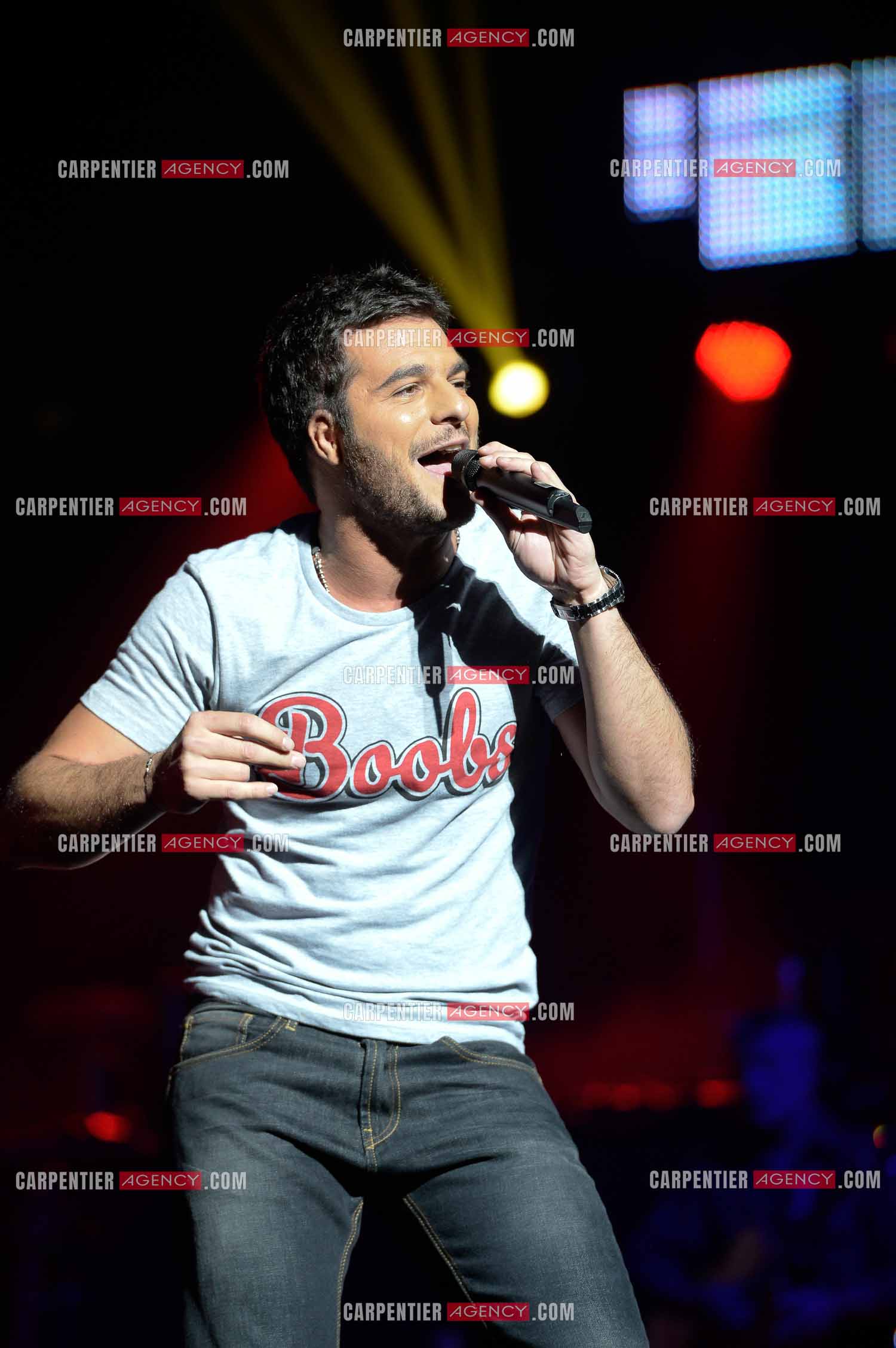 Premiere date pour le chanteur Amir de la tournee THE VOICE 2014 a Amiens le 30 Mai 2014.