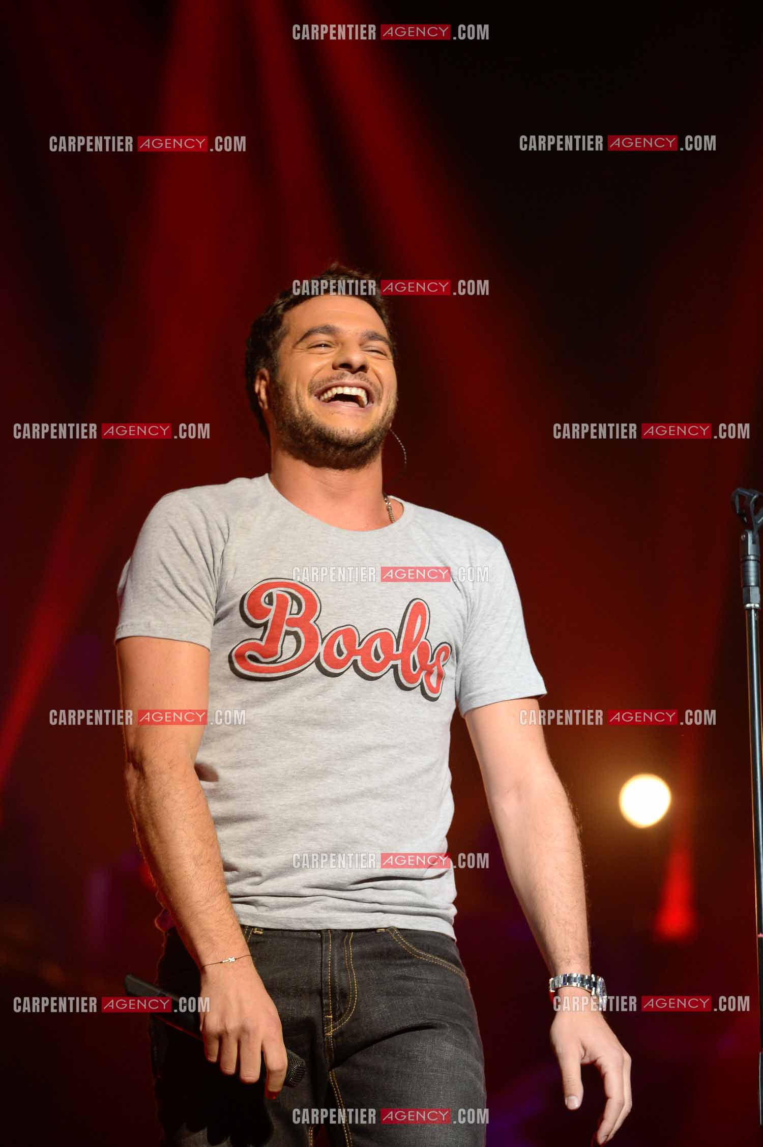 Premiere date pour le chanteur Amir de la tournee THE VOICE 2014 a Amiens le 30 Mai 2014.