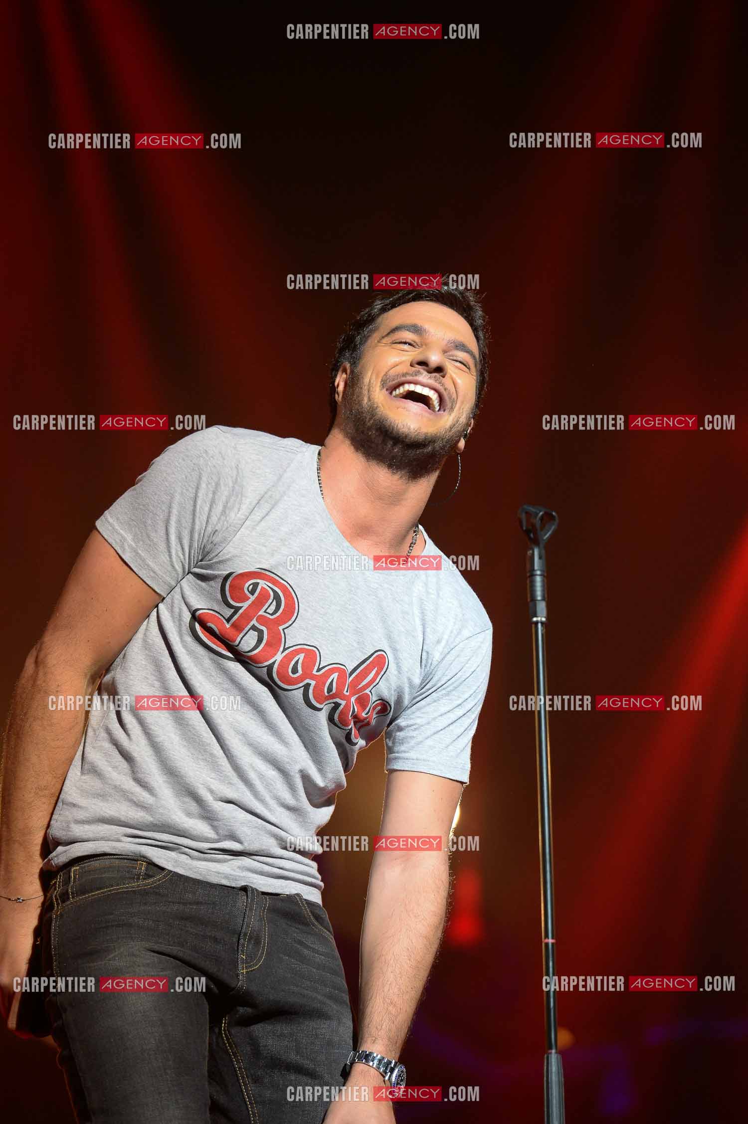 Premiere date pour le chanteur Amir de la tournee THE VOICE 2014 a Amiens le 30 Mai 2014.