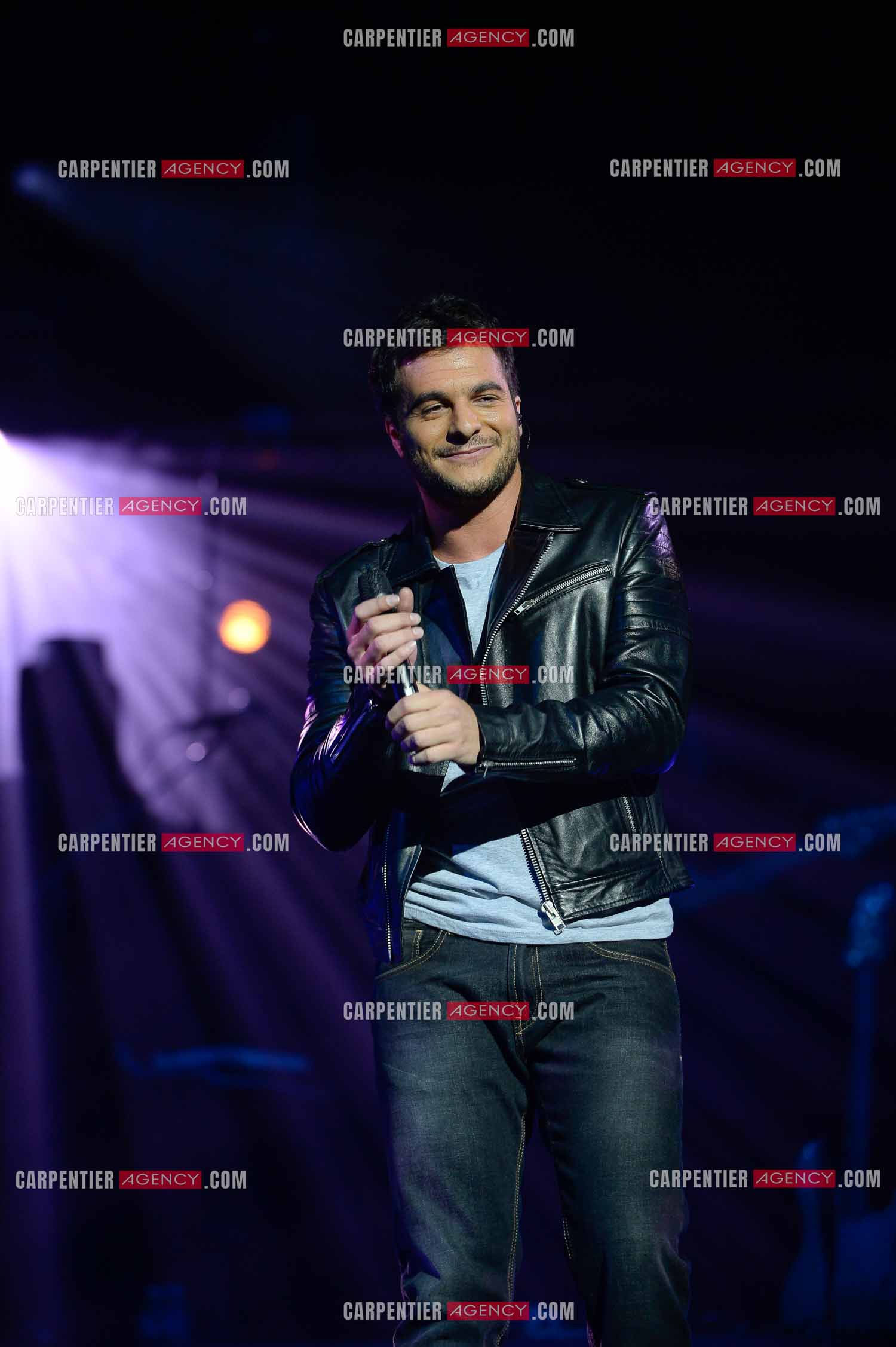 Premiere date pour le chanteur Amir de la tournee THE VOICE 2014 a Amiens le 30 Mai 2014.