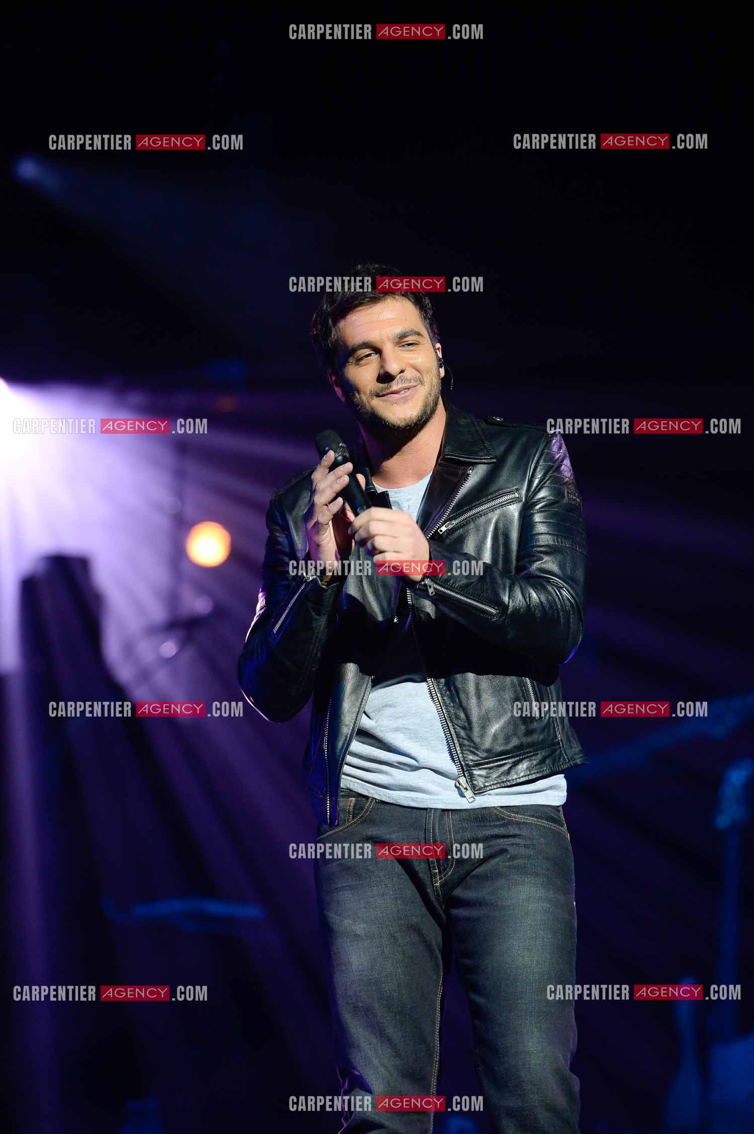 Premiere date pour le chanteur Amir de la tournee THE VOICE 2014 a Amiens le 30 Mai 2014.