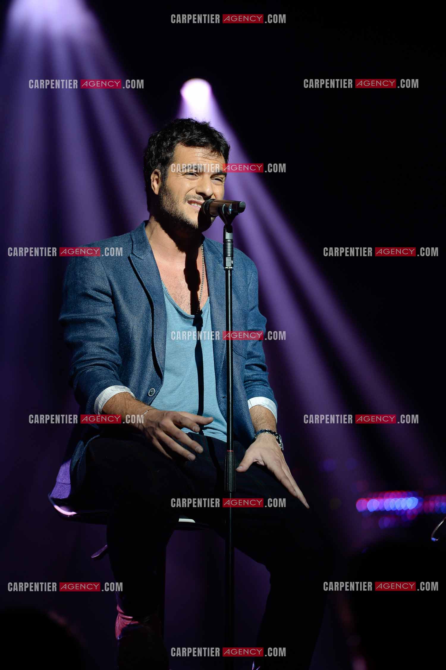 Premiere date pour le chanteur Amir de la tournee THE VOICE 2014 a Amiens le 30 Mai 2014.