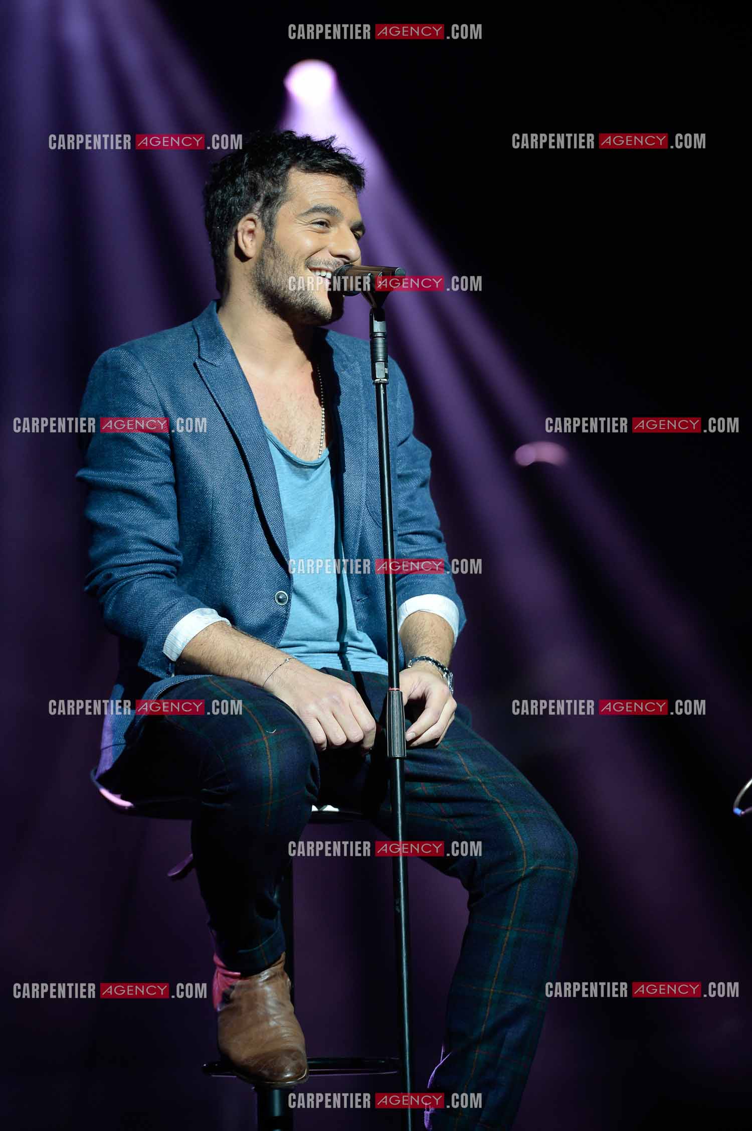 Premiere date pour le chanteur Amir de la tournee THE VOICE 2014 a Amiens le 30 Mai 2014.