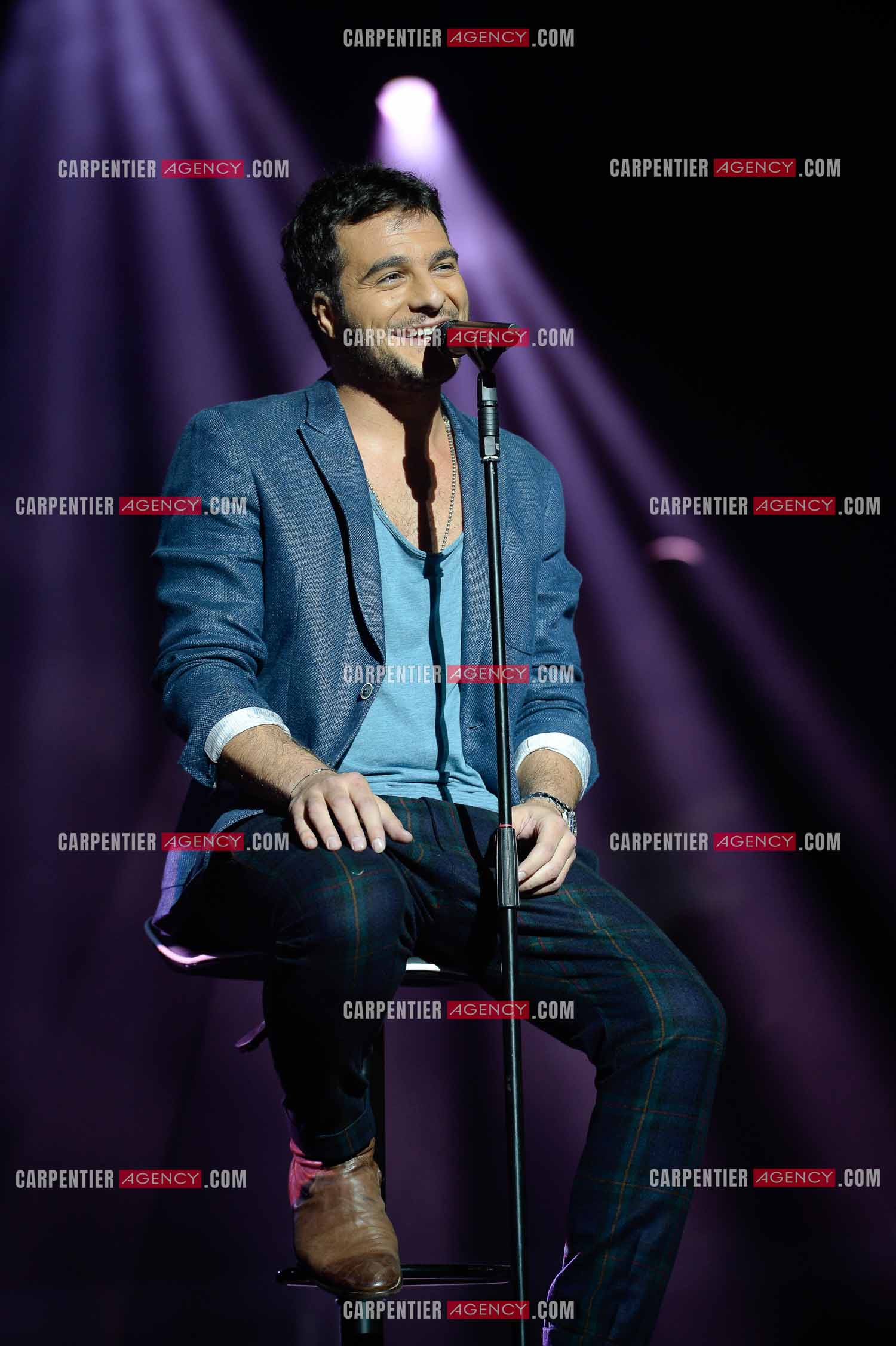 Premiere date pour le chanteur Amir de la tournee THE VOICE 2014 a Amiens le 30 Mai 2014.