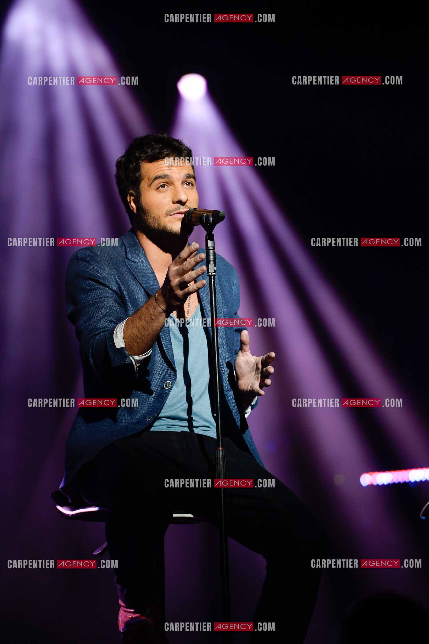 Premiere date pour le chanteur Amir de la tournee THE VOICE 2014 a Amiens le 30 Mai 2014.