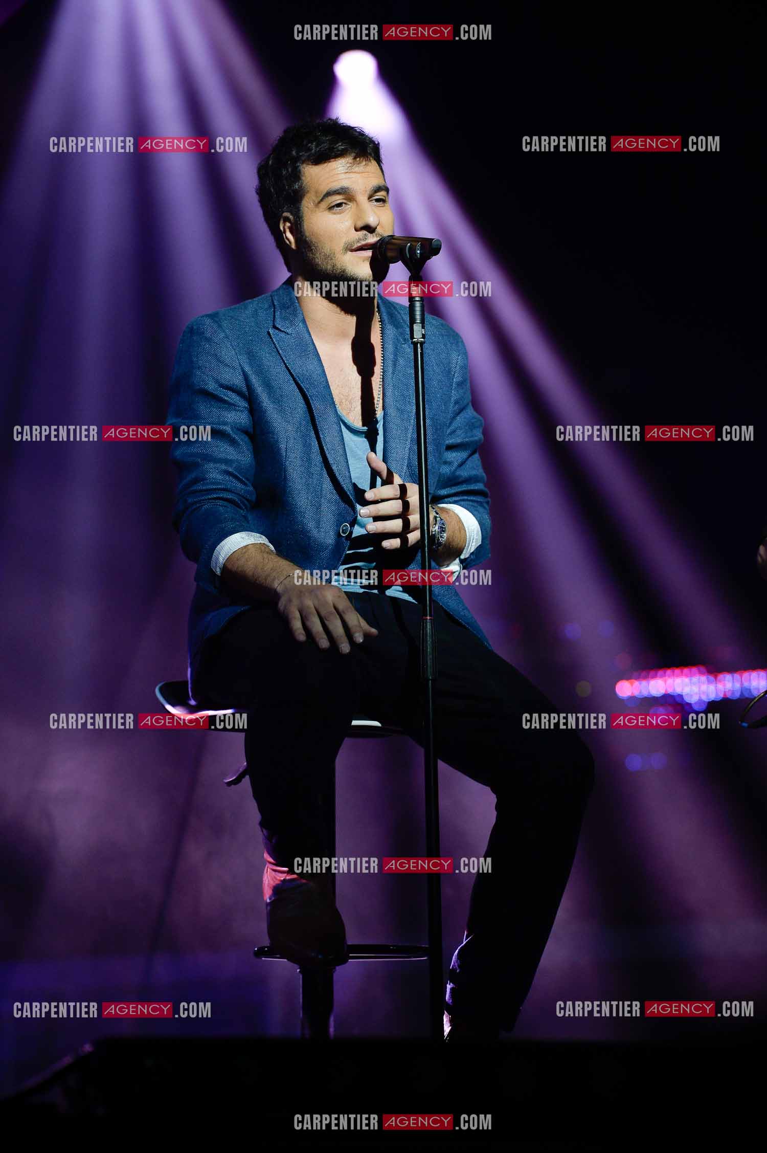 Premiere date pour le chanteur Amir de la tournee THE VOICE 2014 a Amiens le 30 Mai 2014.