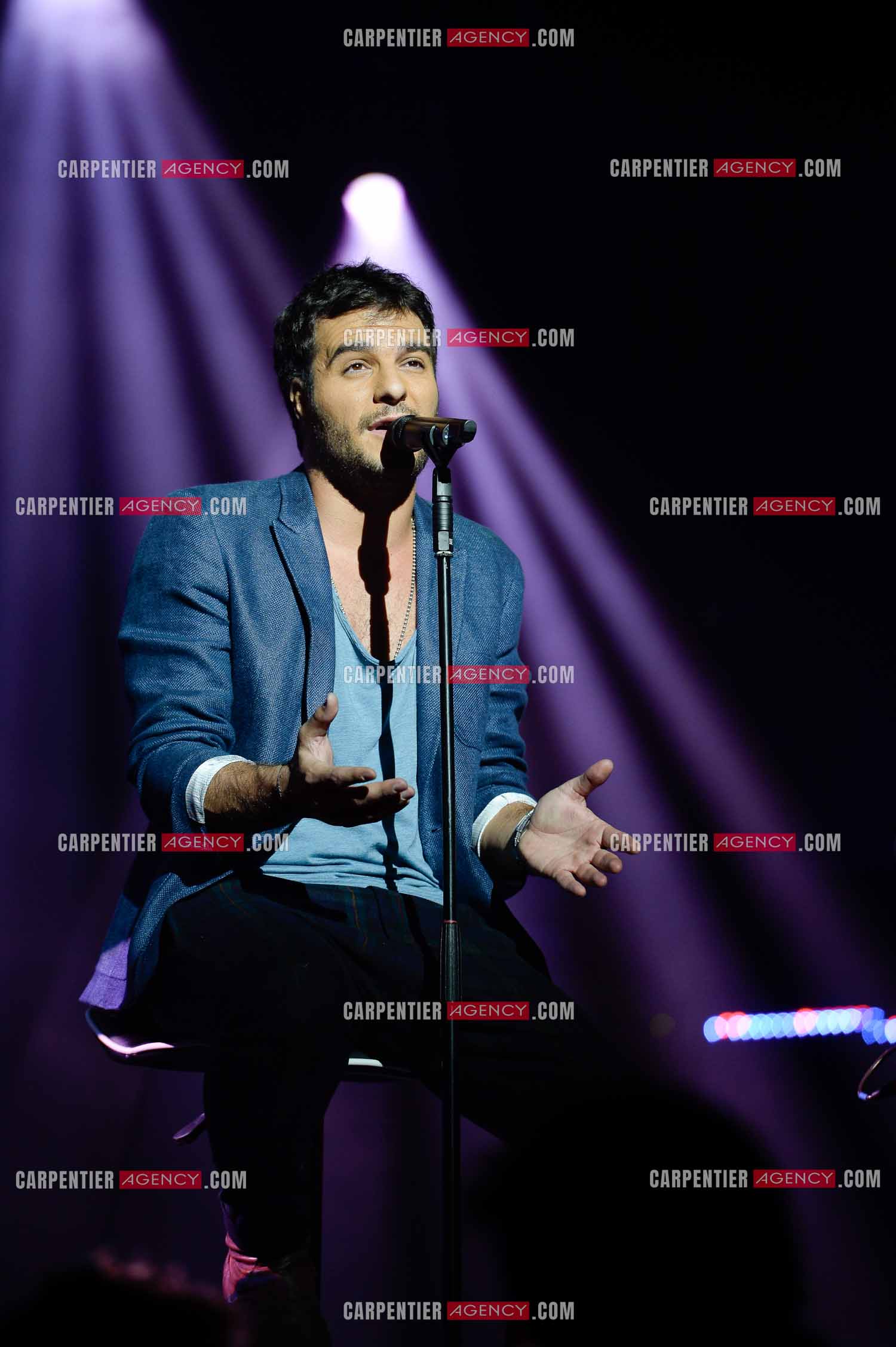 Premiere date pour le chanteur Amir de la tournee THE VOICE 2014 a Amiens le 30 Mai 2014.