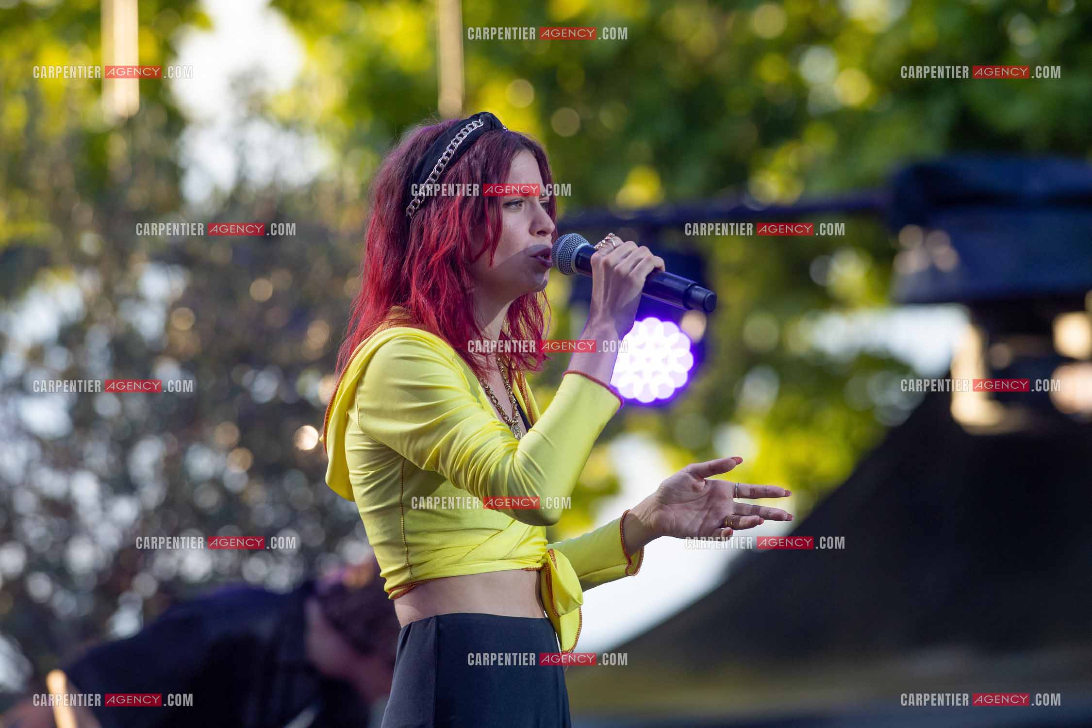 Les Estivales de Culturebox à Montpellier rassemblant plusieurs artistes sur 5 jours pour un concert devant 1000 personnes environ chaque soir. En nouveau talent, la chanteuse Alice Vannoorenberghe ou Alice Vanor dite Alice et Moi.      ( Exclusif )